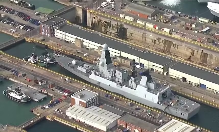 Reino Unido anuncia envio de navio de guerra ao Estreito de Ormuz