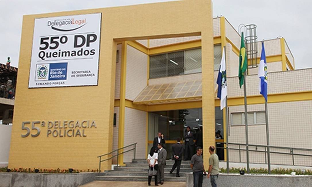 Mulher é presa por maus-tratos contra os filhos em Queimados