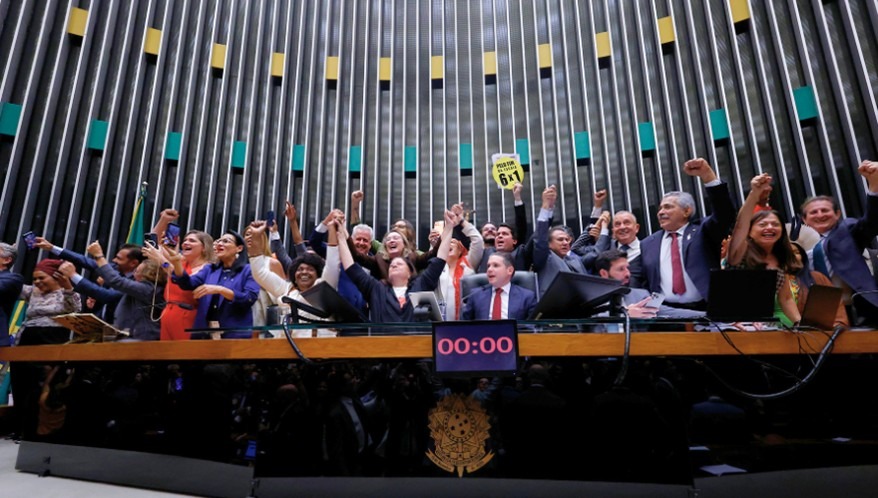PEC do fim da escala 6×1 avança na Câmara; entenda quais são os próximos passos no Congresso