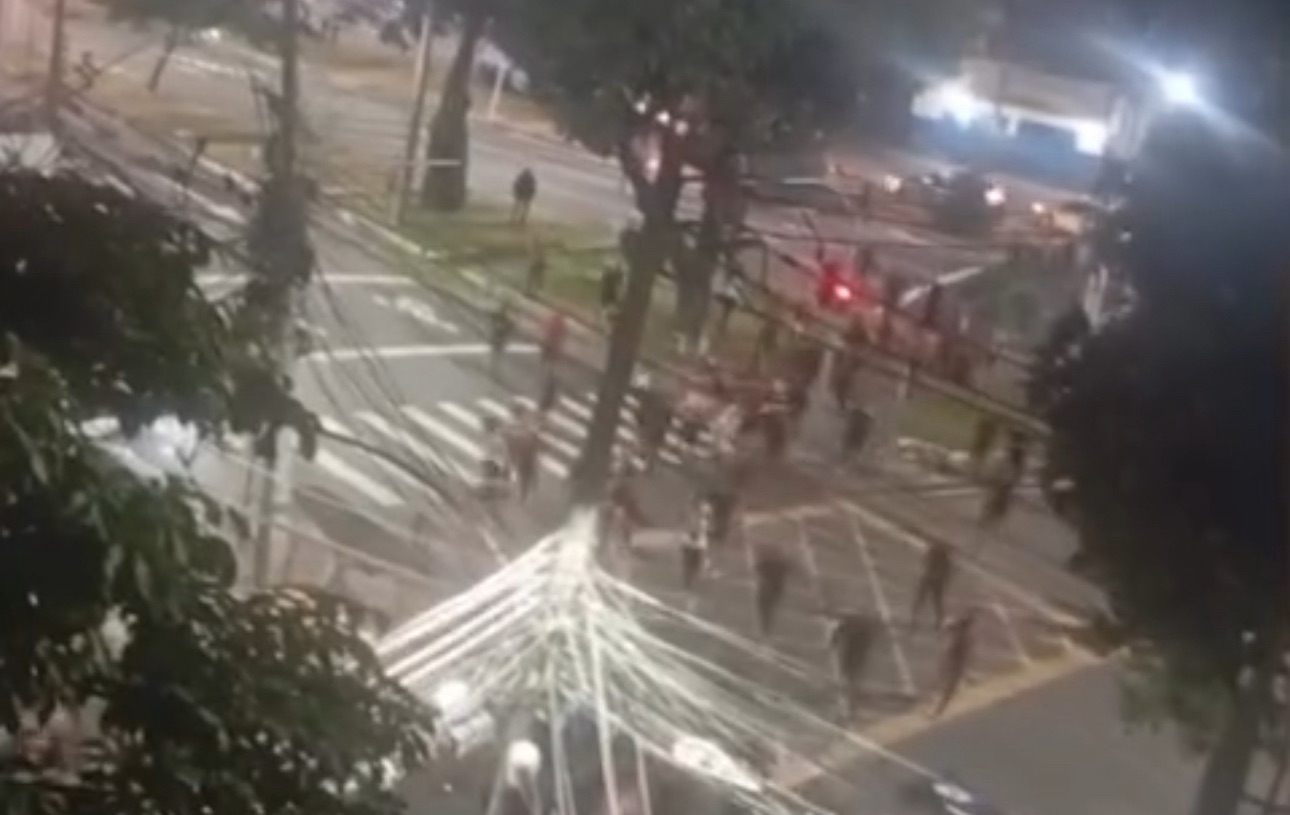 Vídeo: clássico entre Flamengo e Vasco termina com confronto e feridos no entorno do Maracanã