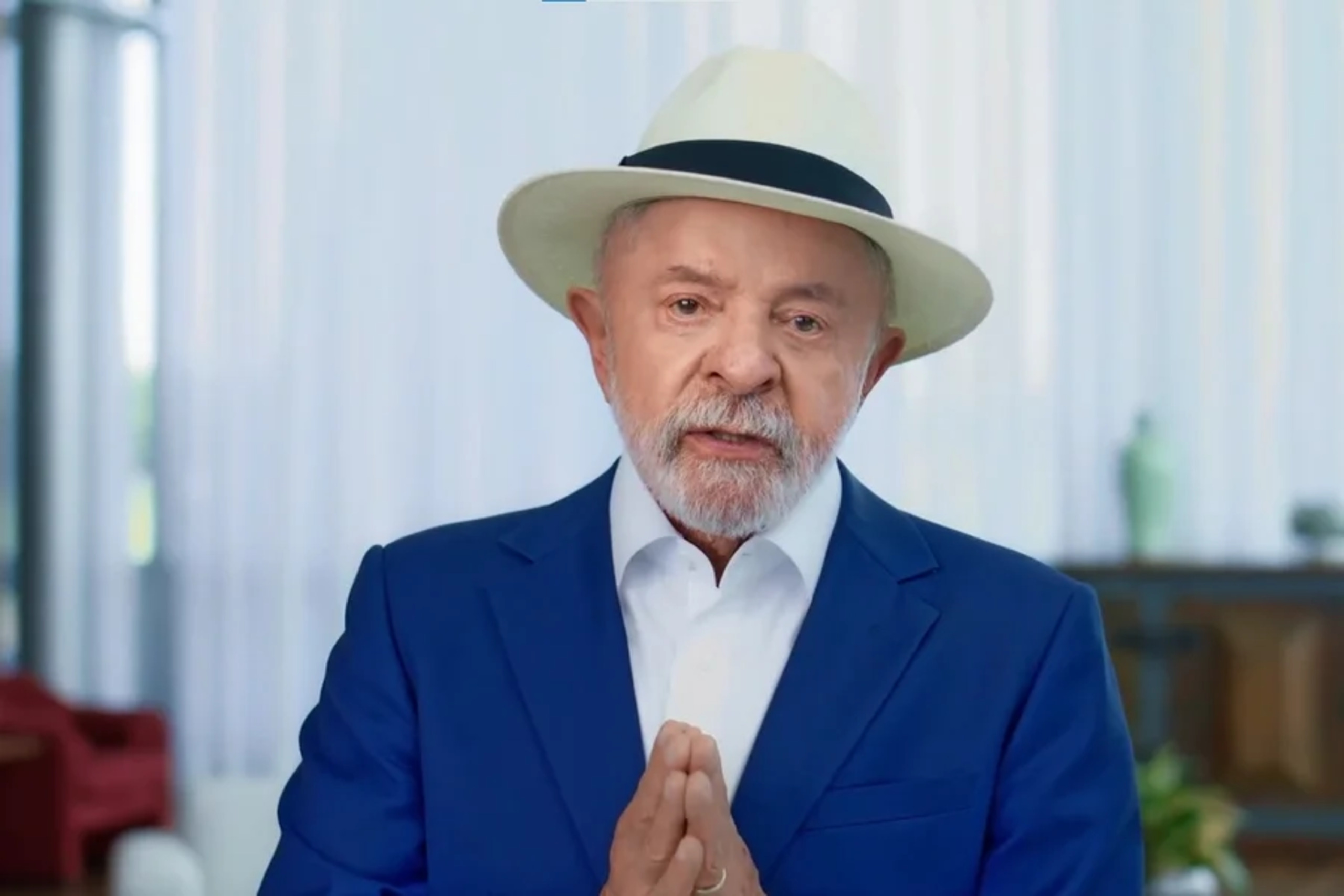 Lula homenageia mães e relembra Dona Lindu nas redes