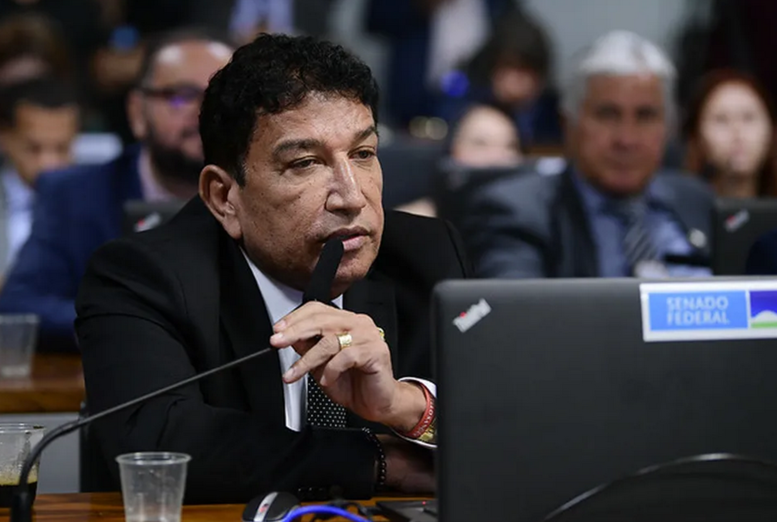 Técnica de enfermagem diz que foi agredida pelo senador Magno Malta durante exame