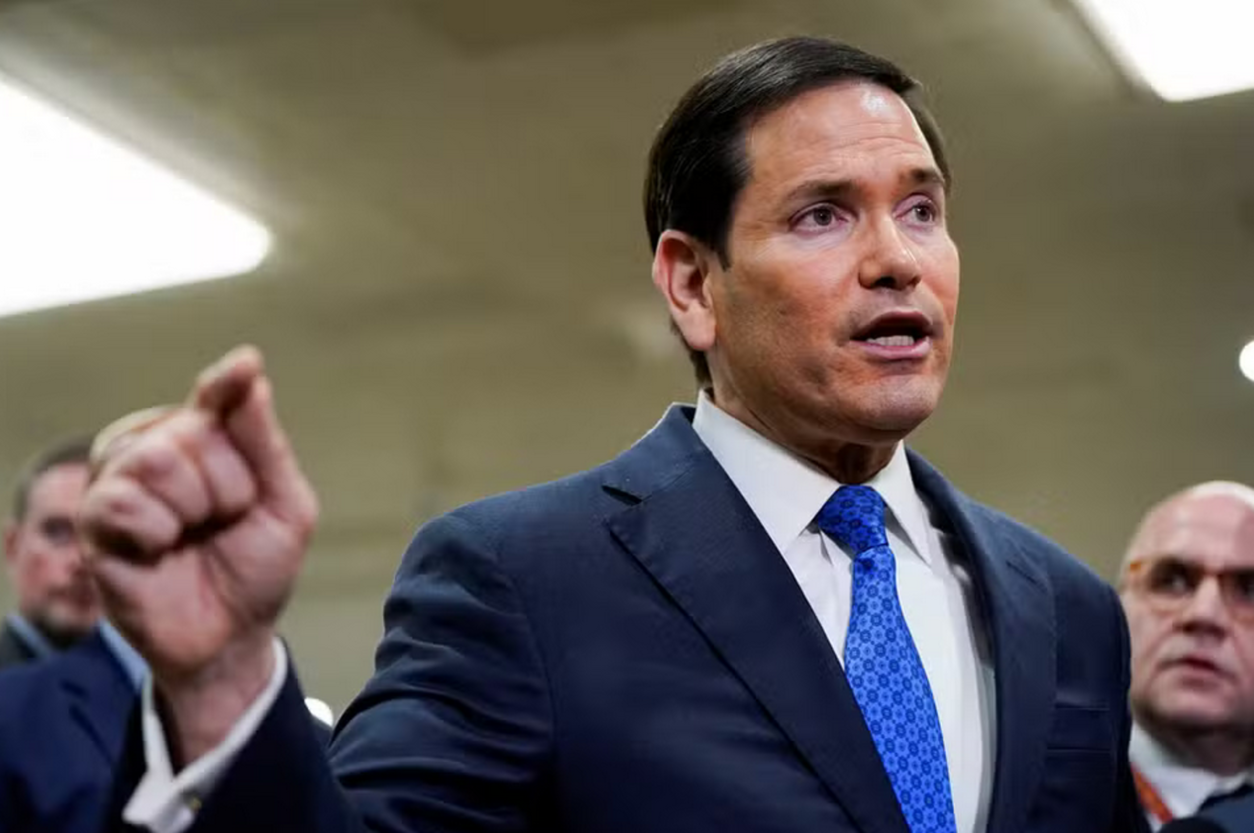Após críticas de Trump, Marco Rubio se reunirá com o Papa para restabelecer relações