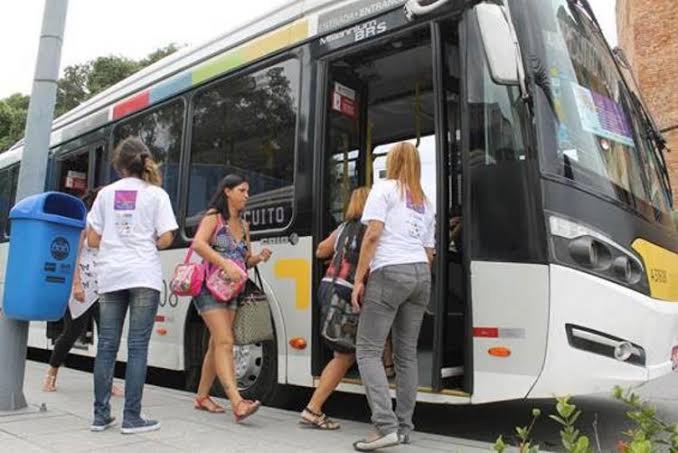 Rio acaba com pagamento em dinheiro nos ônibus a partir de 30 de maio
