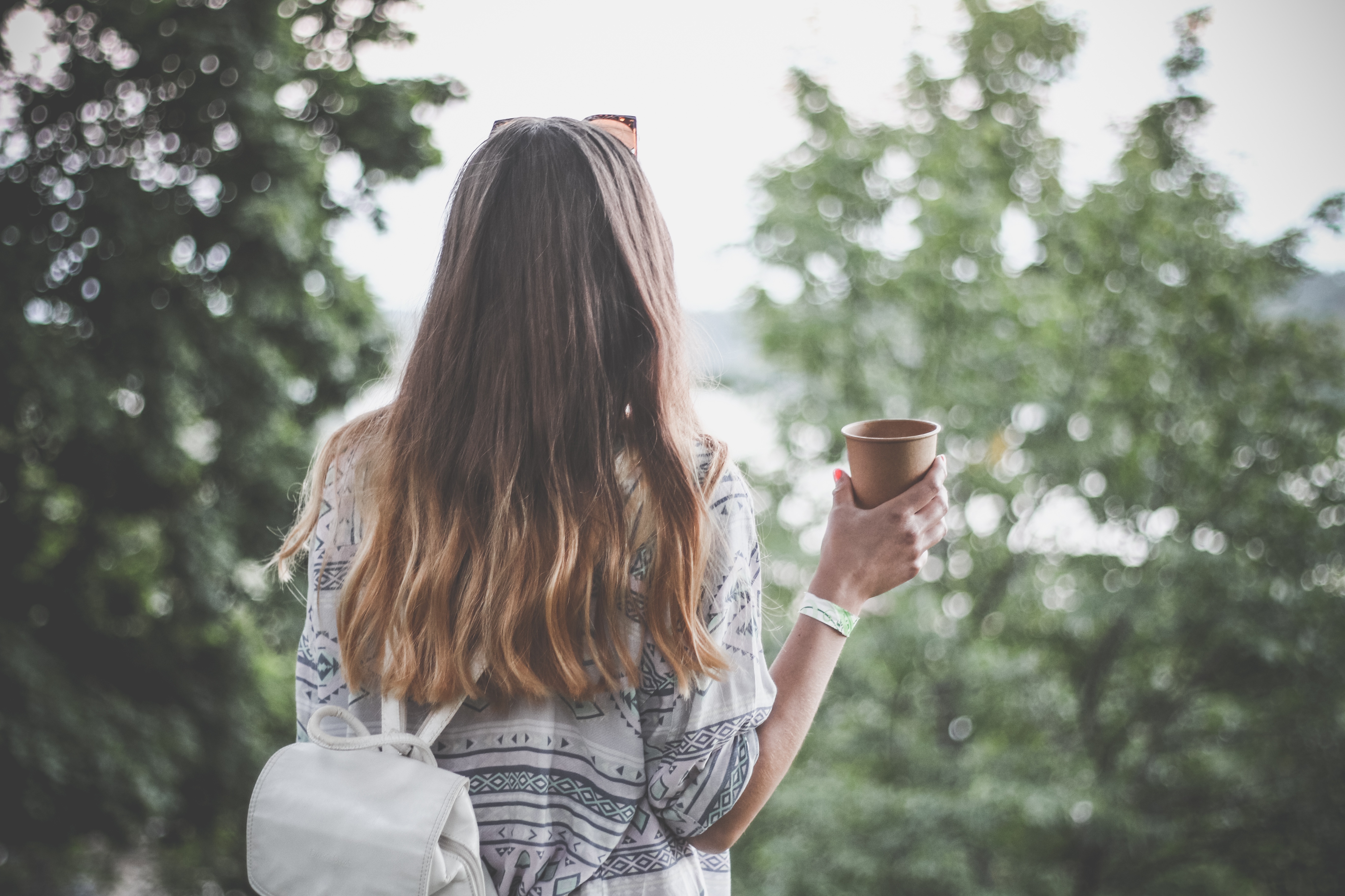 Turismo lança guia para mulheres que viajam sozinhas