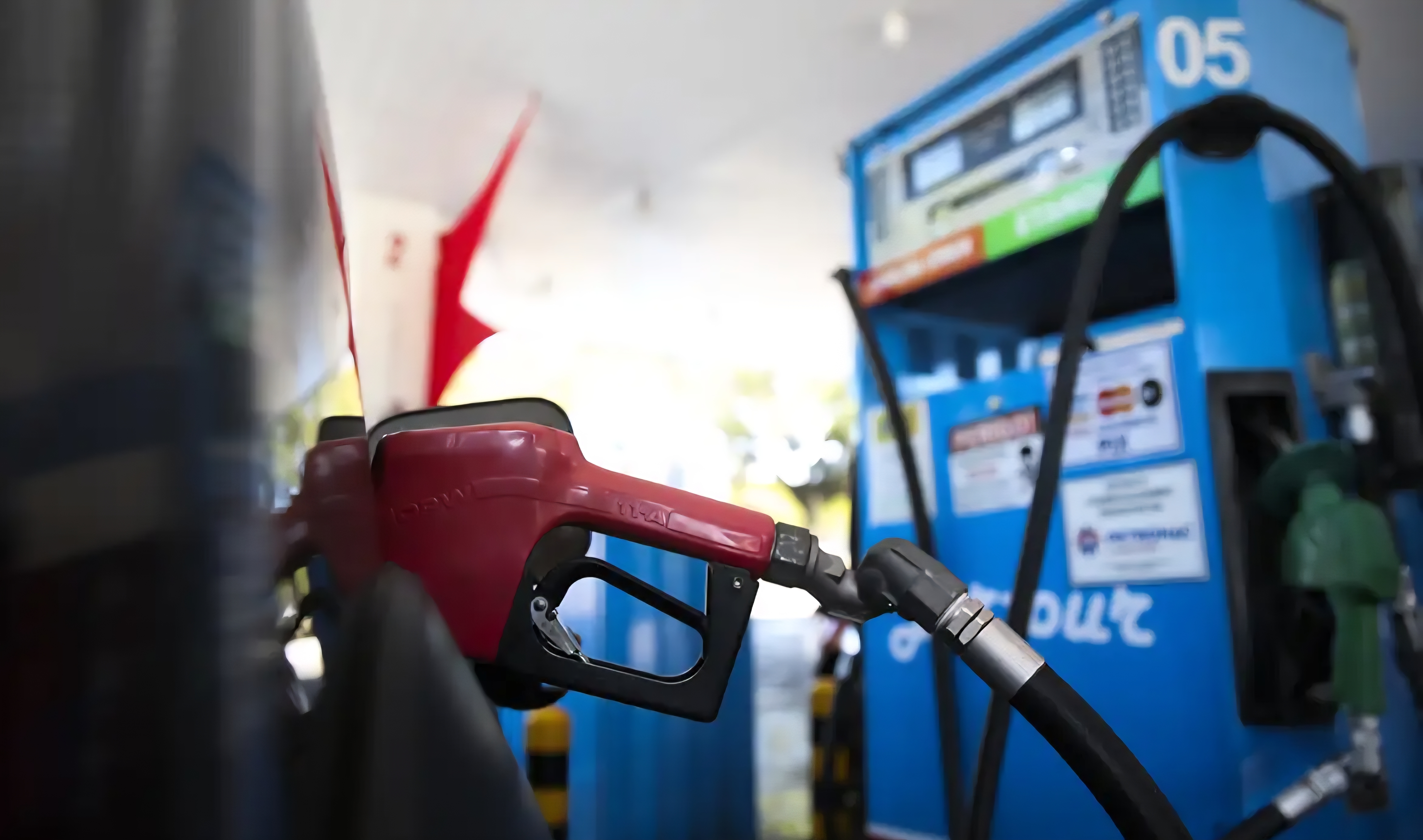 Governo cria subsídio de R$ 1,12 por litro de diesel até dezembro para conter impactos da alta do petróleo