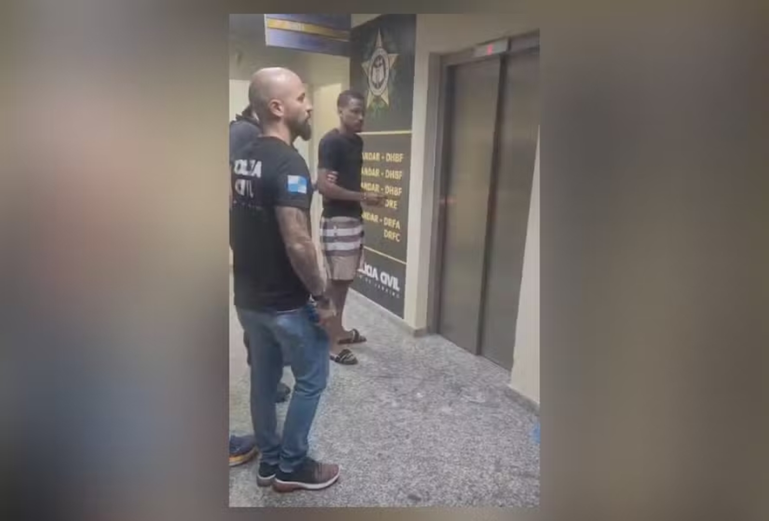 Suspeito de matar jovem se entrega à polícia na Baixada