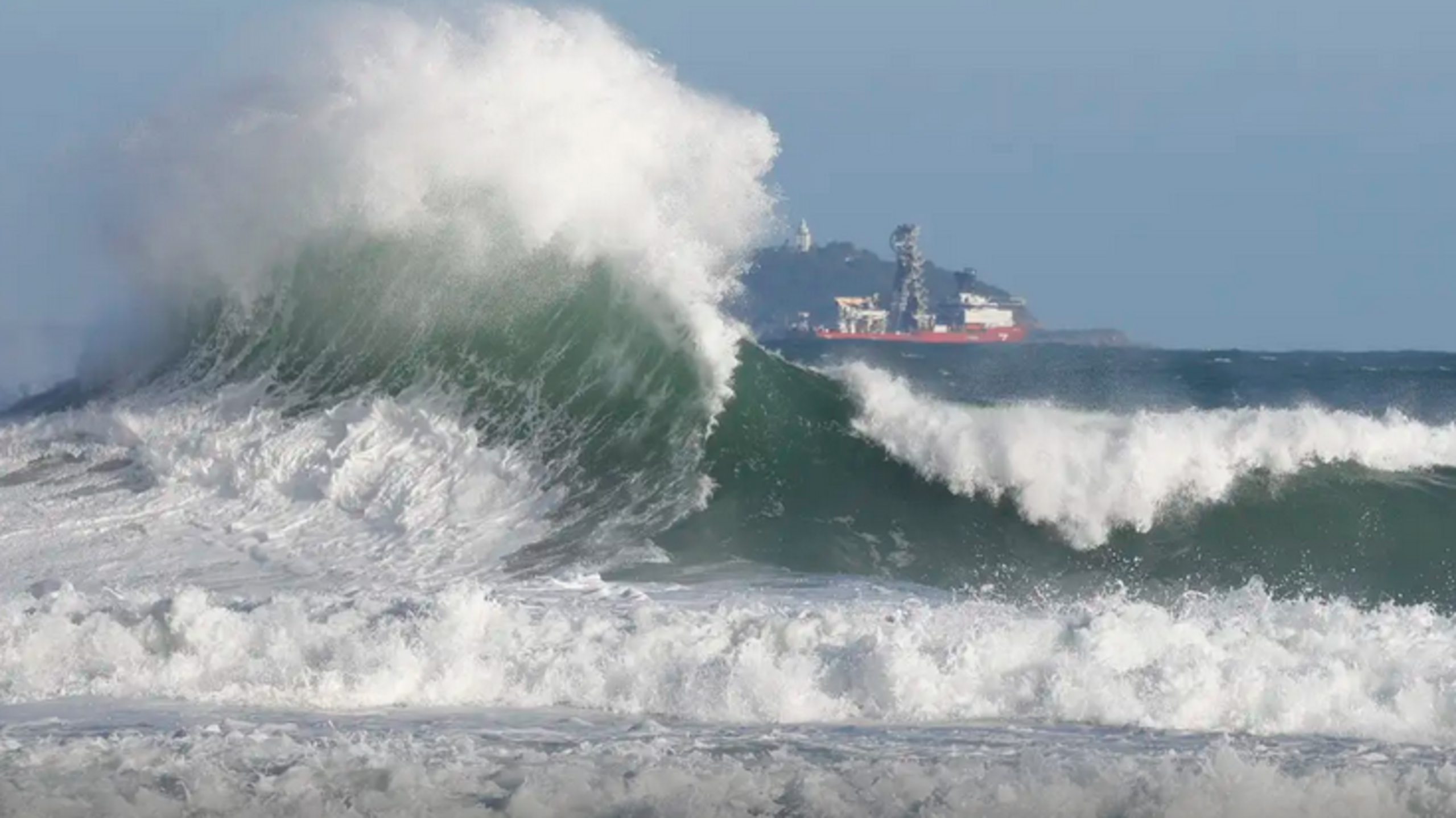 Marinha alerta para ressaca no Rio com ondas de até 3 metros
