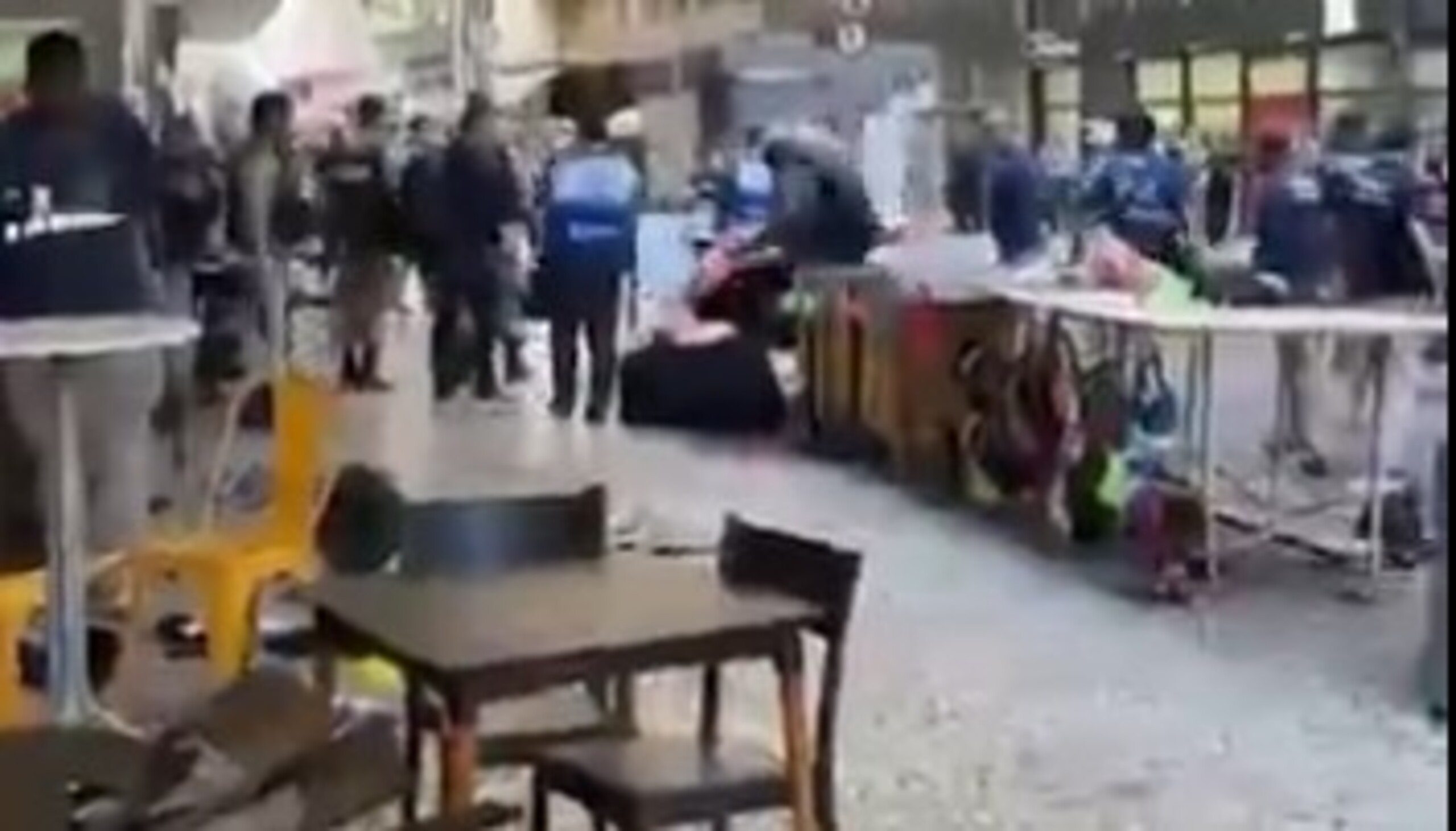 Confusão entre fiscais da Seop e ambulantes termina com presos no Centro