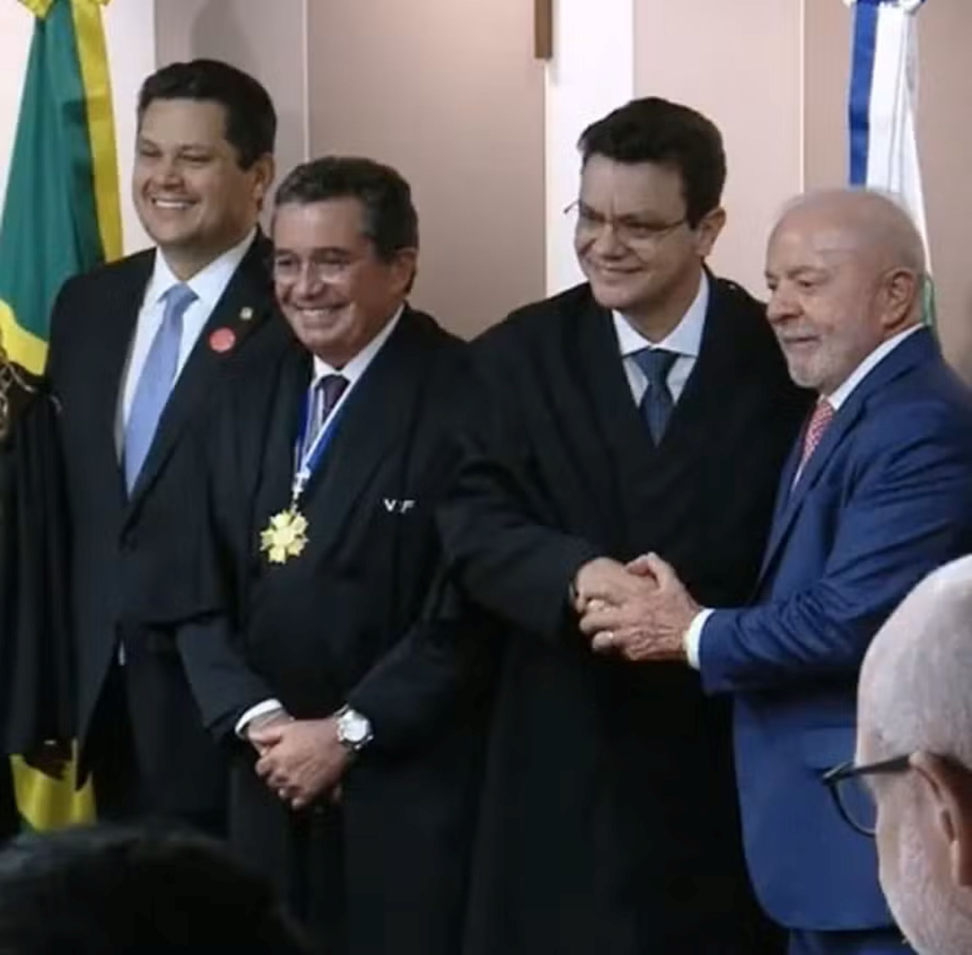 Lula e Davi Alcolumbre voltam a se encontrar durante posse no TCU