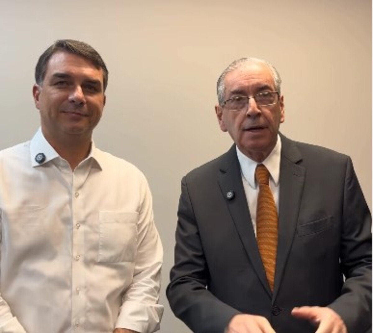Flávio Bolsonaro se encontra com Eduardo Cunha em Minas e reforça articulações para 2026