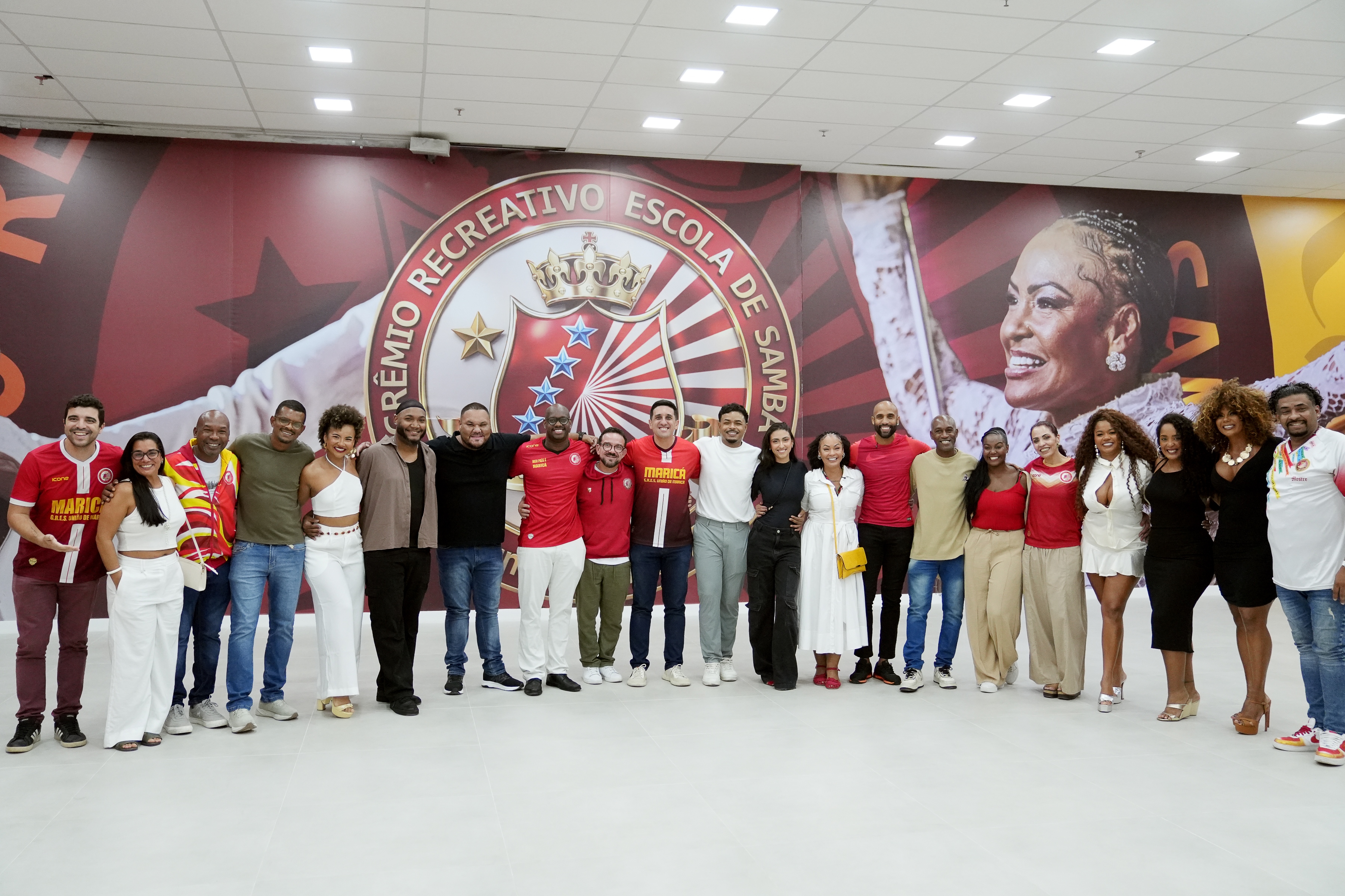 União de Maricá abre as portas de novo barracão e emociona equipe na Cidade do Samba