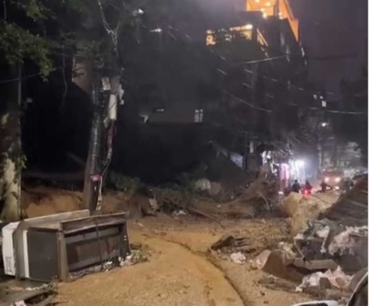Temporal no Rio causa deslizamento de terra na Rocinha e alagamentos pela cidade