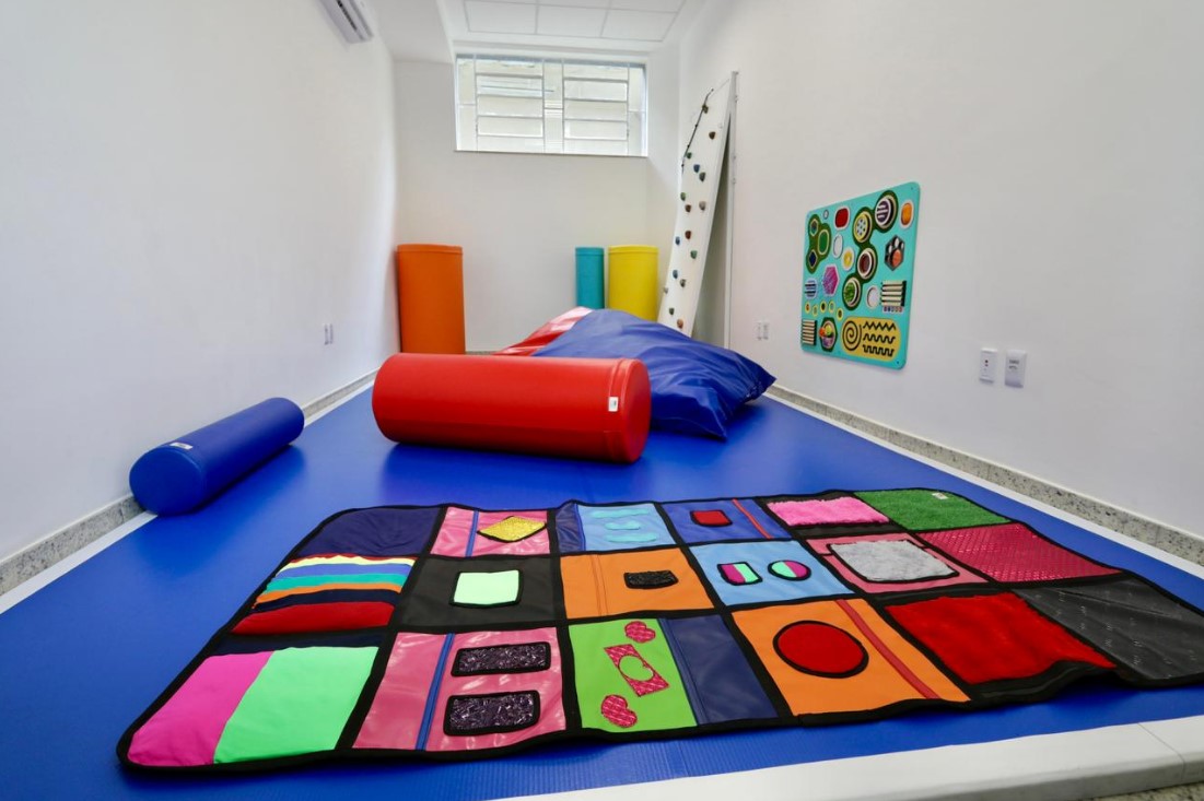 Nova lei garante ambiente especial para autistas em hospitais e clínicas municipais