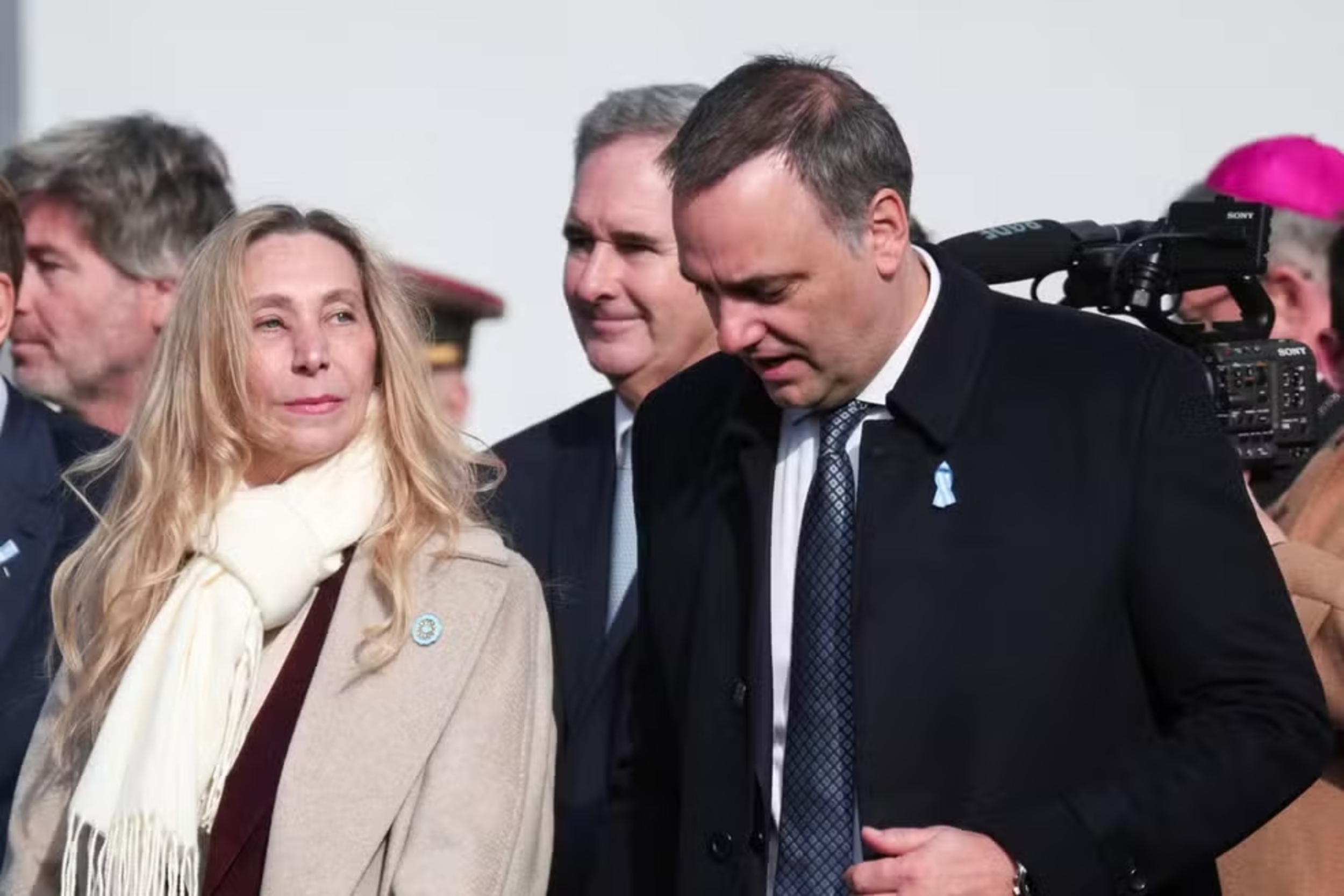 Chefe de Gabinete de Milei renuncia em meio a acusação de enriquecimento ilícito e ocultação de patrimônio