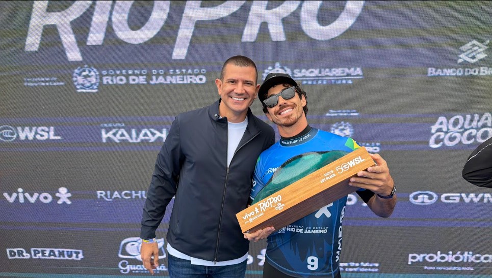 Douglas Ruas prestigia final da WSL e reforça defesa de mais investimentos no esporte
