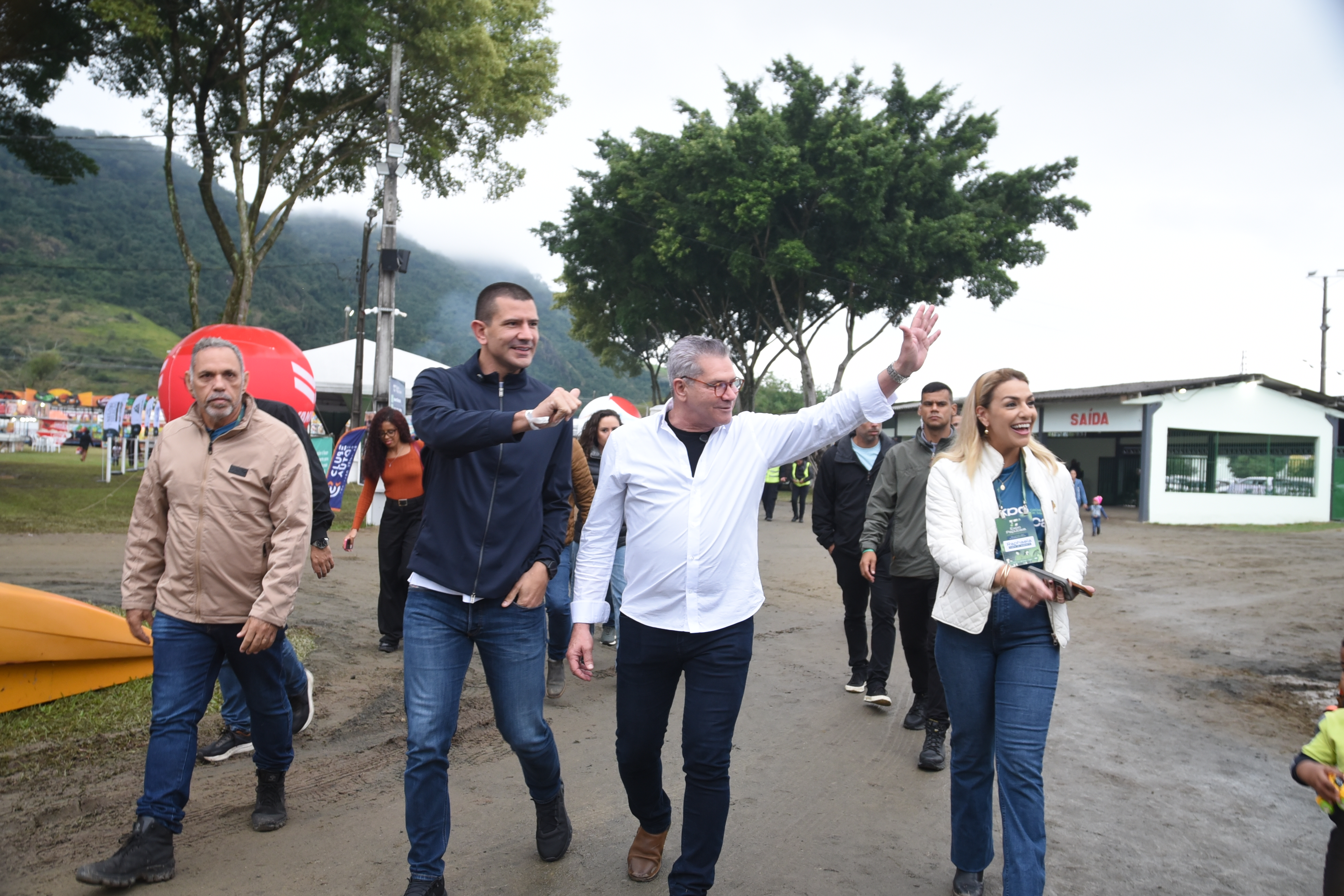 Douglas Ruas participa de feira em Papucaia e promete atenção aos municípios do interior