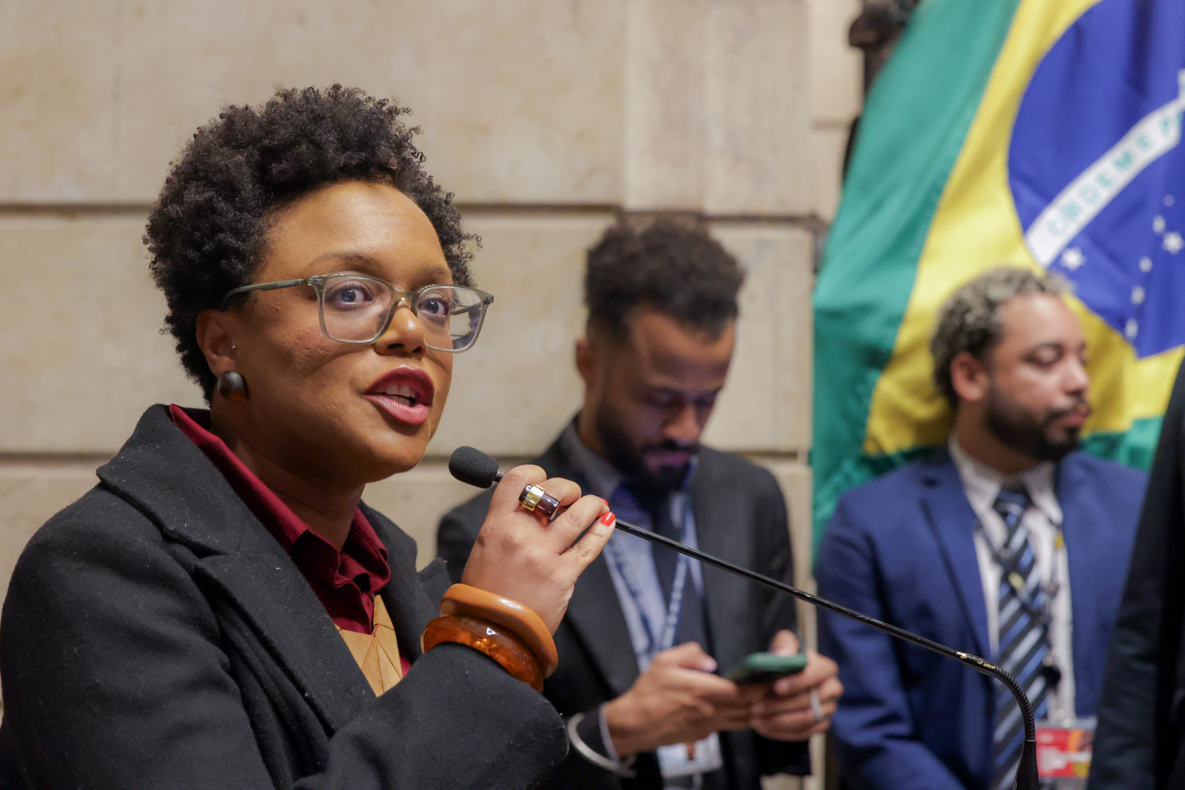 Tainá de Paula publica retratação após dizer que há vereadores associados à milícia na Câmara do Rio