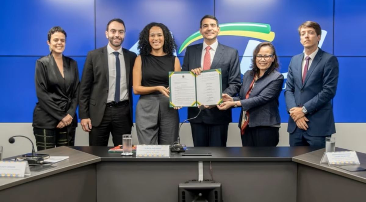 Servidora excluída do Itamaraty por comissão racial poderá tomar posse após acordo com a AGU