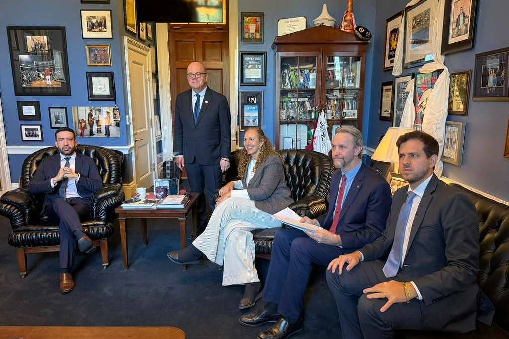 Aliados de Lula pedem investigação nos Estados Unidos por ligação entre os Bolsonaro e Vorcaro