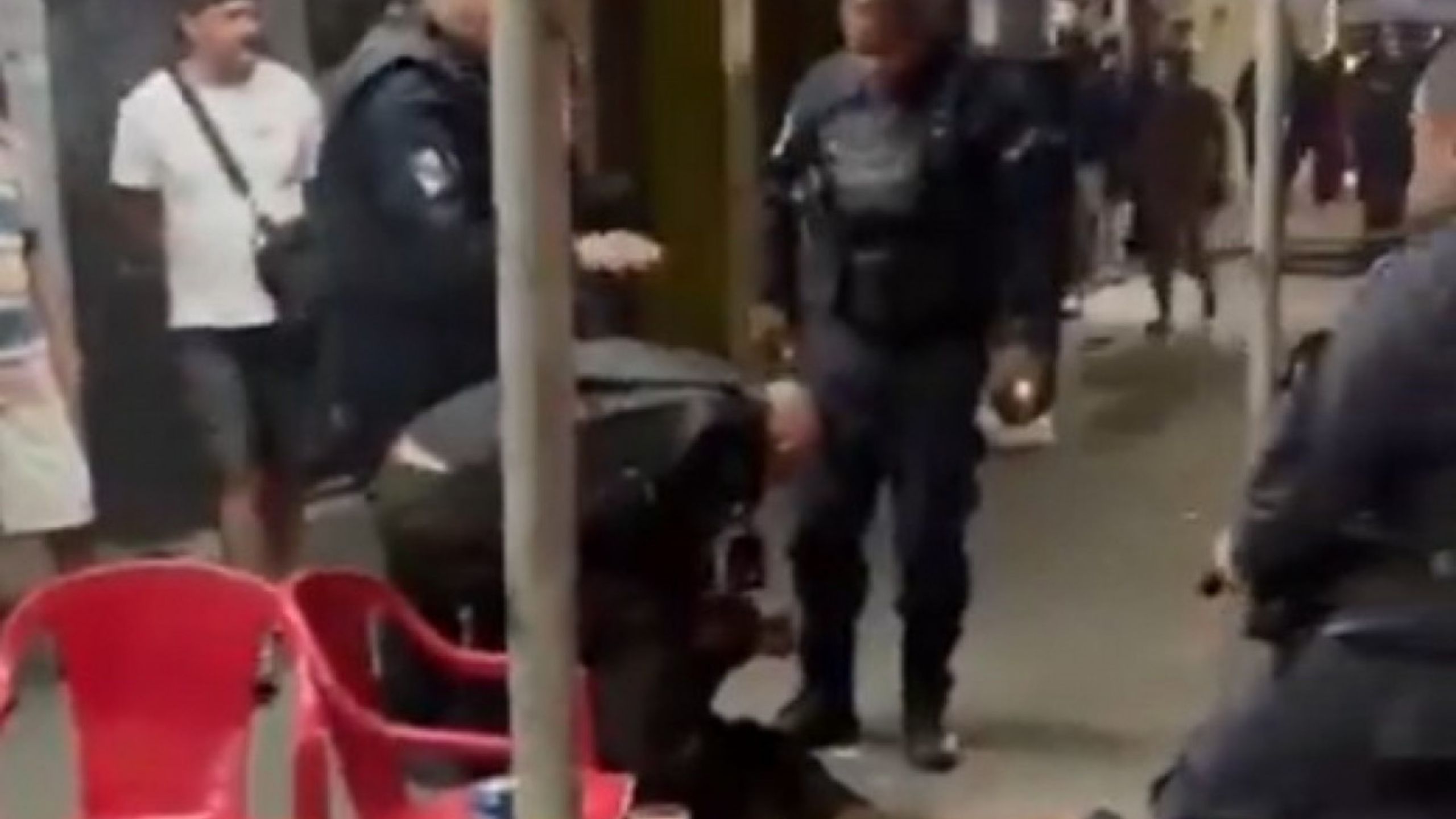 Caminhão roubado com carga de carne avaliada em R$ 158 mil é recuperado pela PM