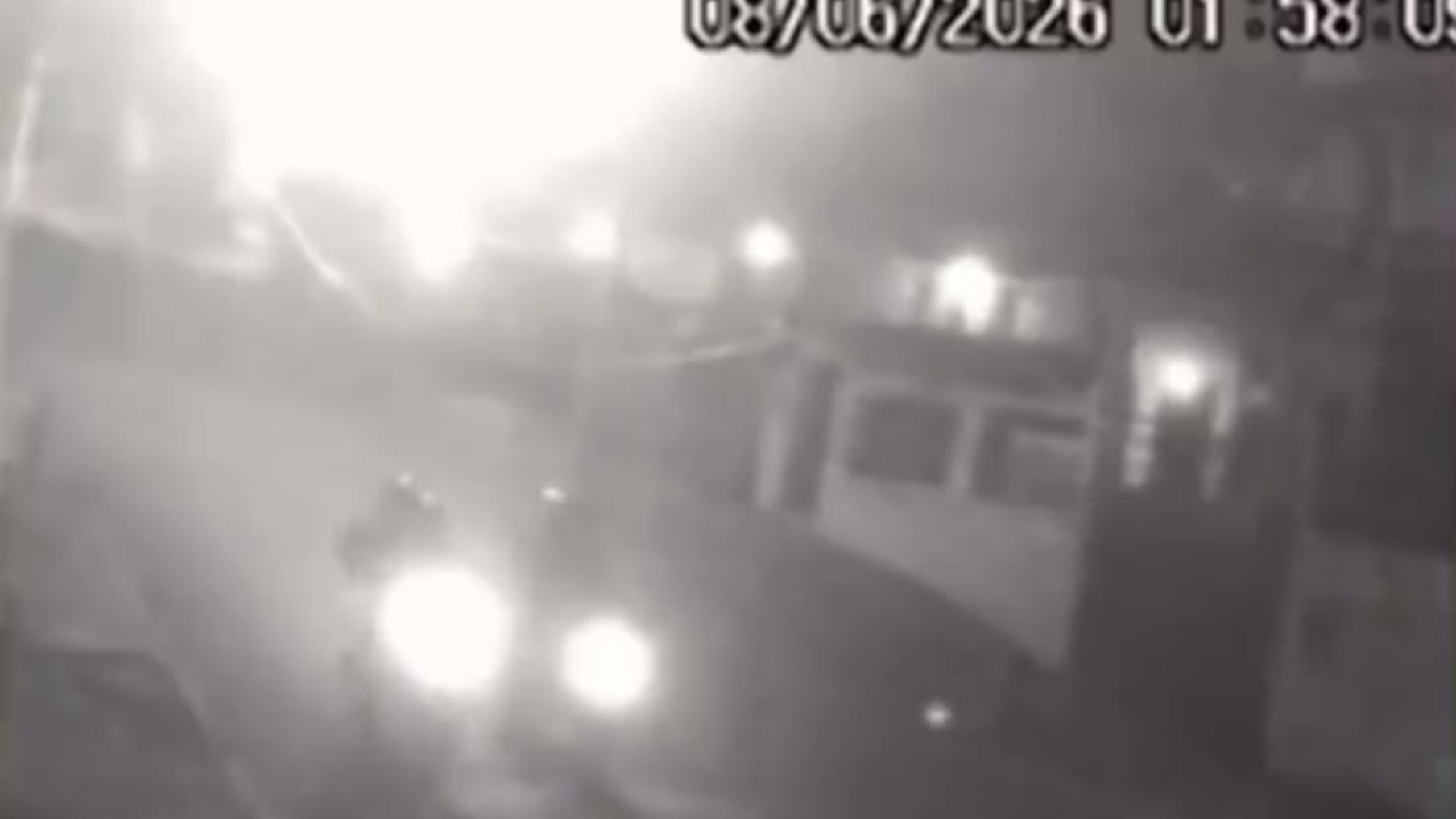 Vídeo mostra momento em que empresário é abordado por bandidos em Todos os Santos