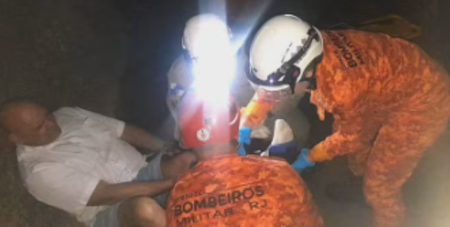 Turista sofre acidente em pedra do Arpoador e é levado a hospital
