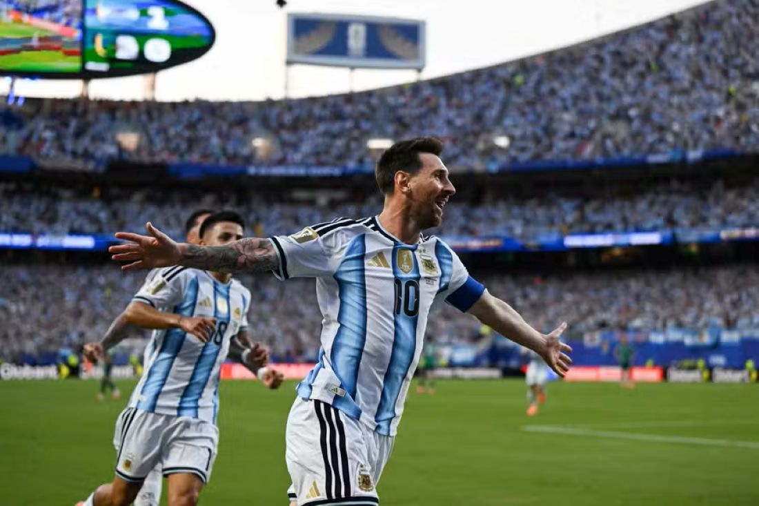Messi brilha na estreia, iguala Klose e ameaça recorde que parecia intocável