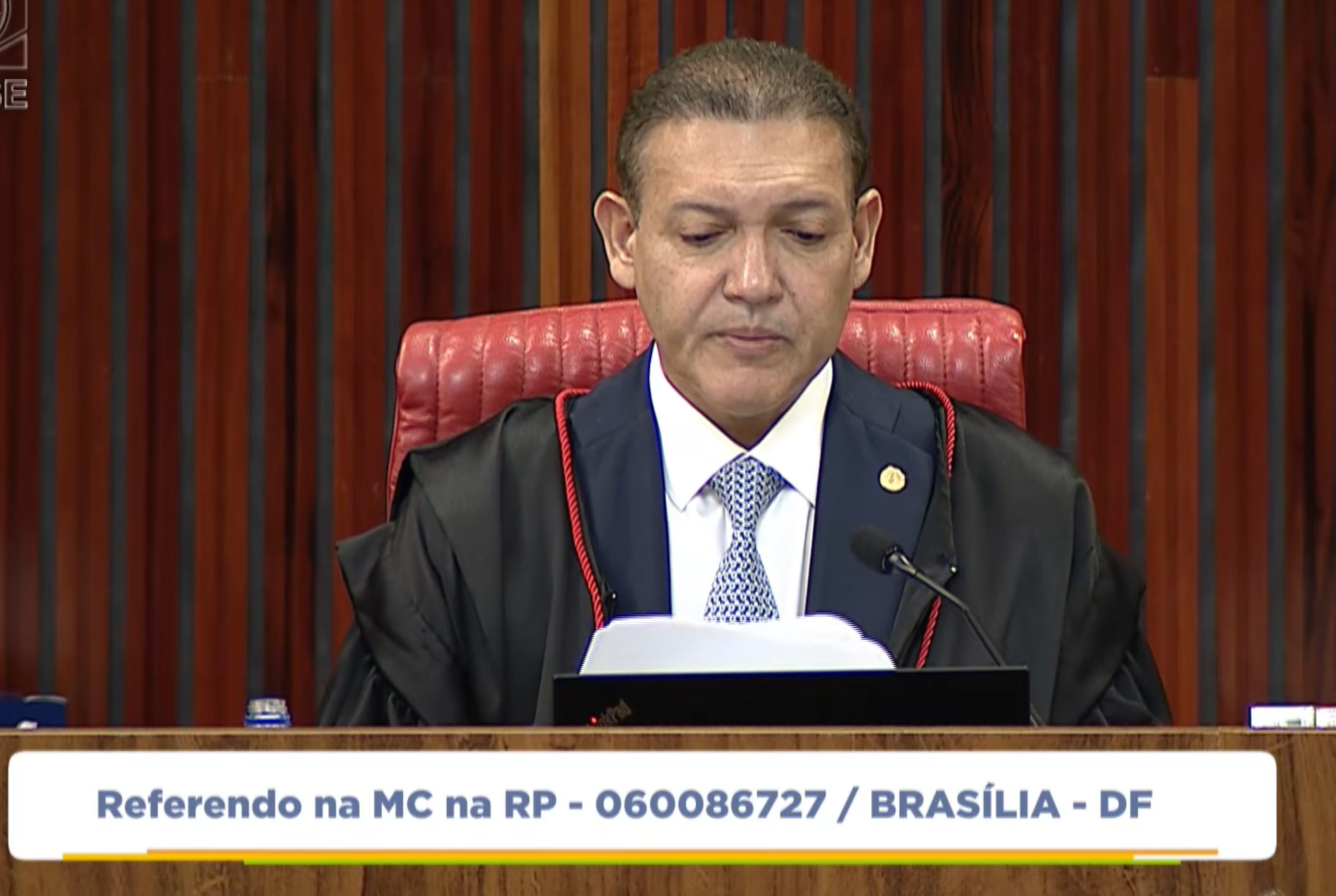 Pedido de vista adia decisão do TSE sobre suspensão de divulgação de pesquisa que apontou queda de Flávio Bolsonaro