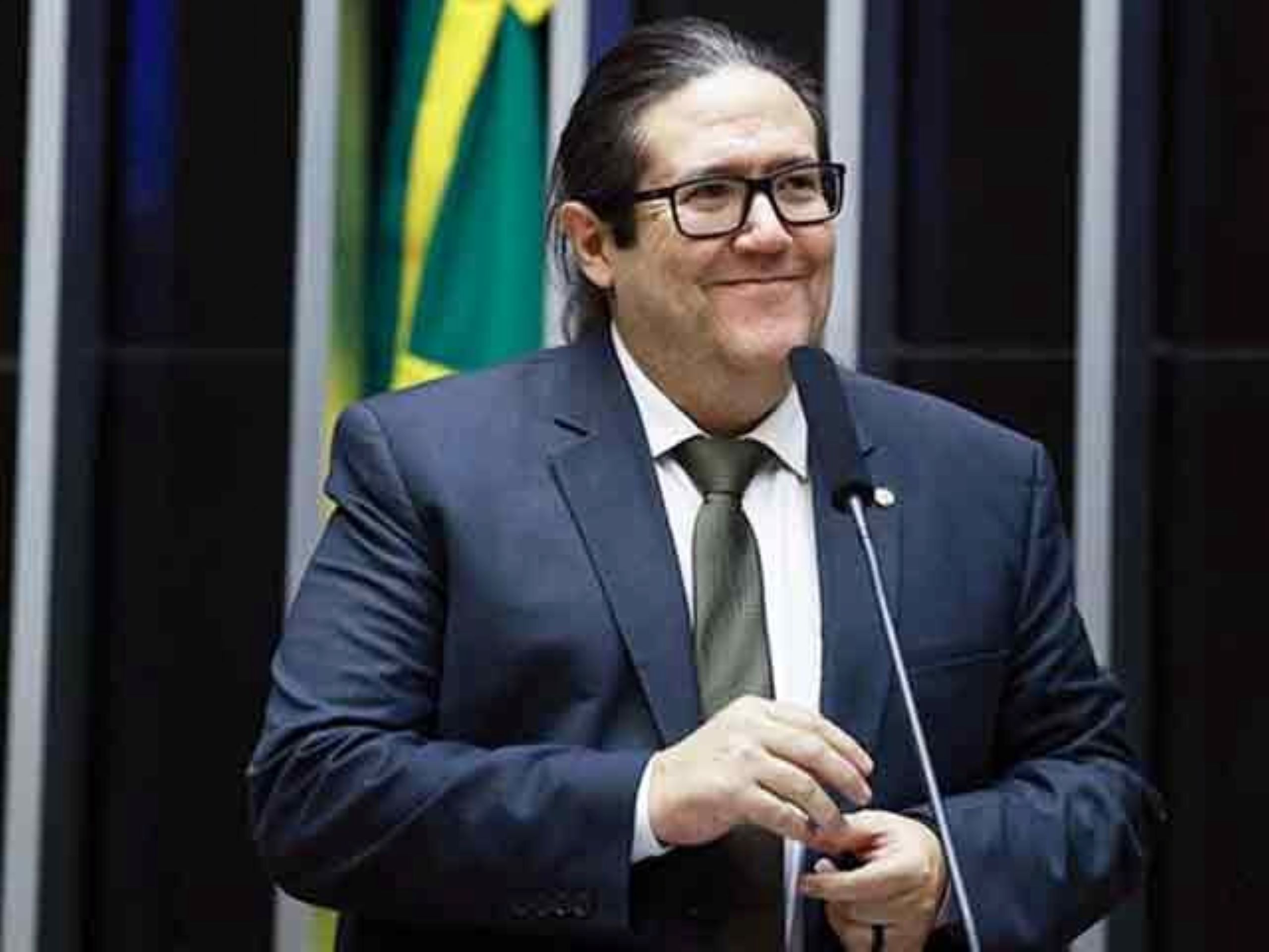 Tarcísio Motta participa de podcast sobre legado de Brizola e política do Rio