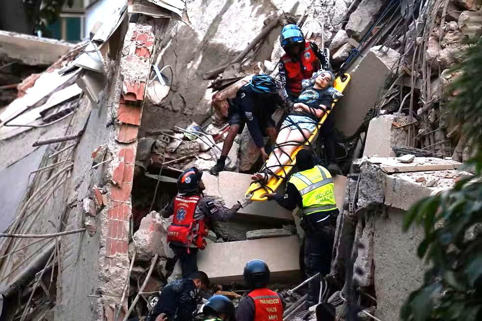Agência dos EUA estima até 100 mil mortes após forte terremoto na Venezuela