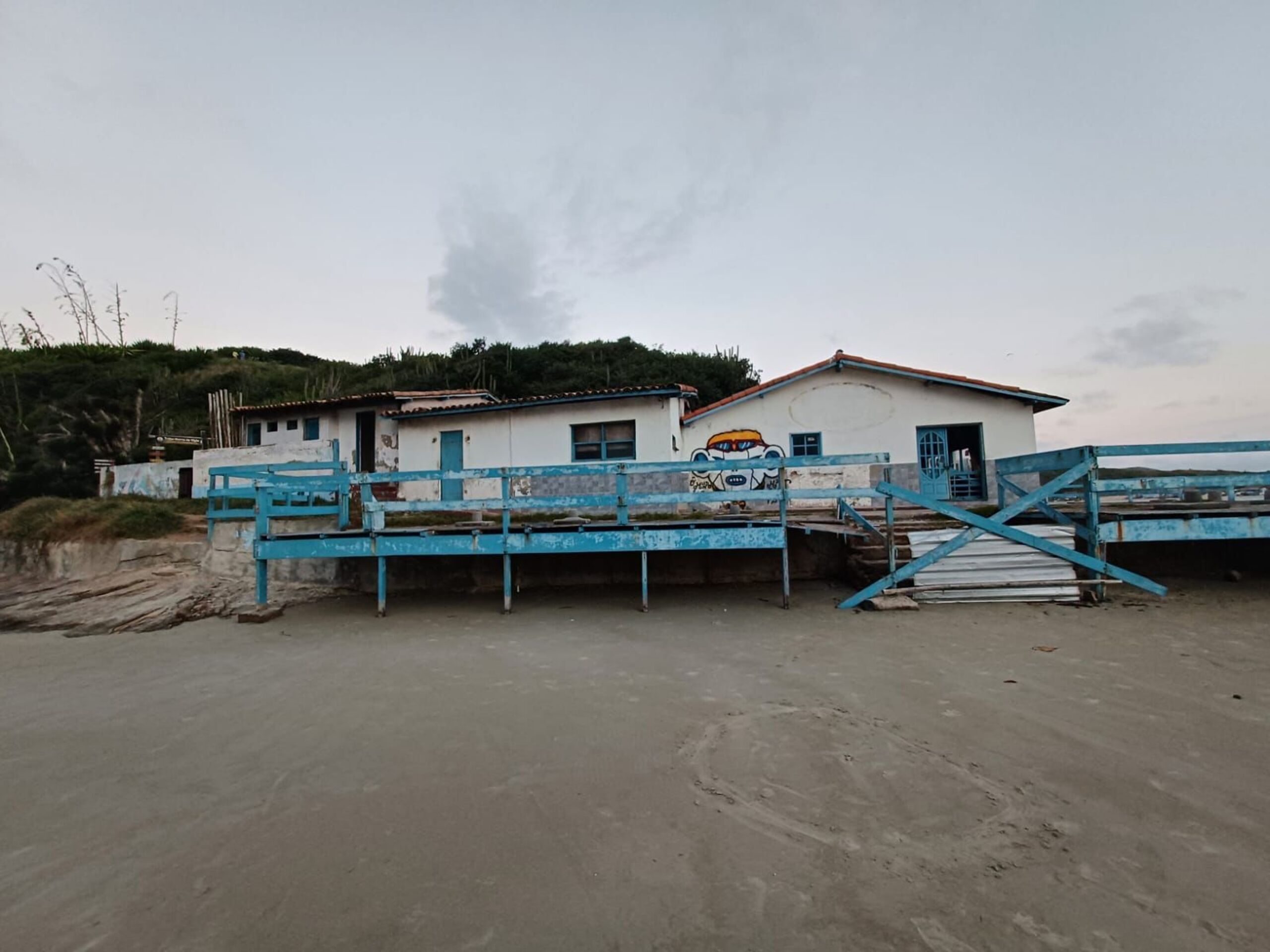 Prefeito de Cabo Frio anuncia reforma da Cabana do Pescador, que deve virar espaço cultural