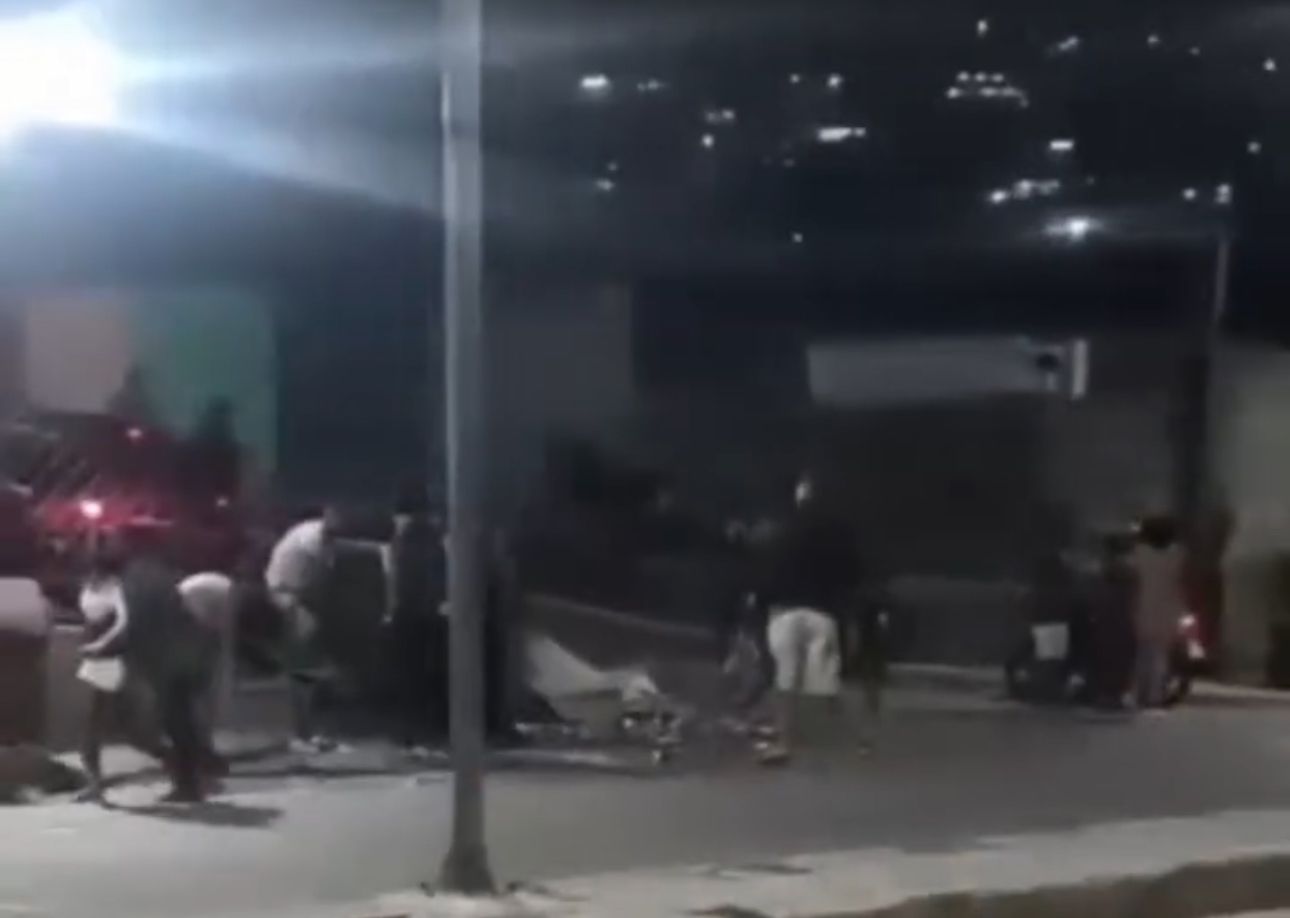 Homem é assassinado a tiros em forró na Baixada