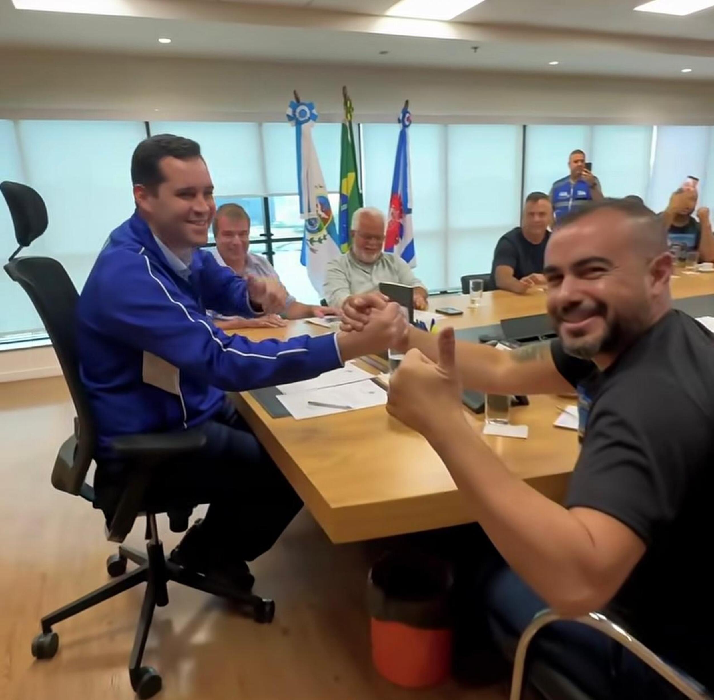 Após pedido de Felipe Boró, Cavaliere diferencia reboques de caminhões e libera circulação em vias expressas
