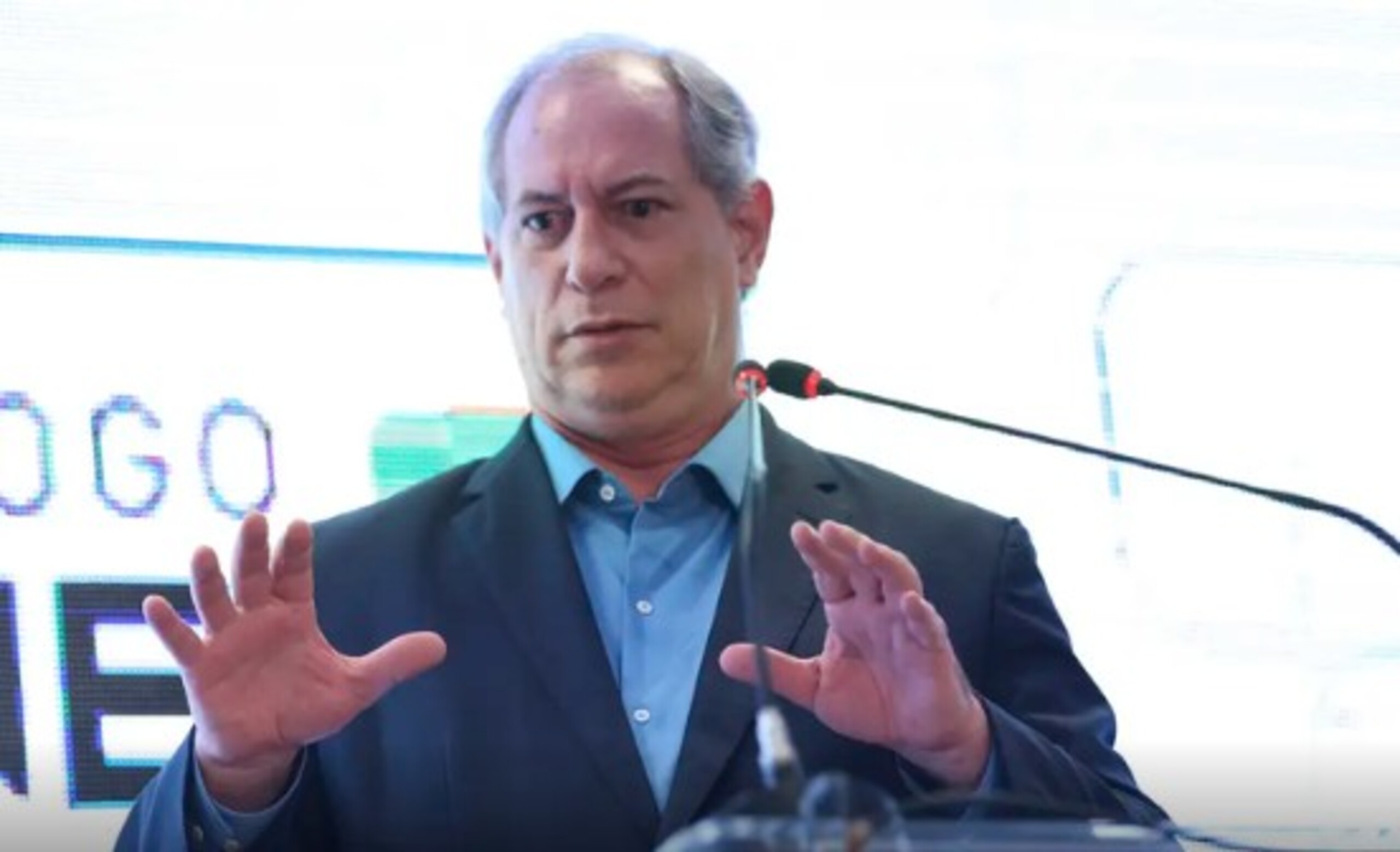 ‘Não vi e não vou ver’, diz Ciro Gomes sobre vídeo em que Michelle critica apoio do PL ao ex-governador do Ceará