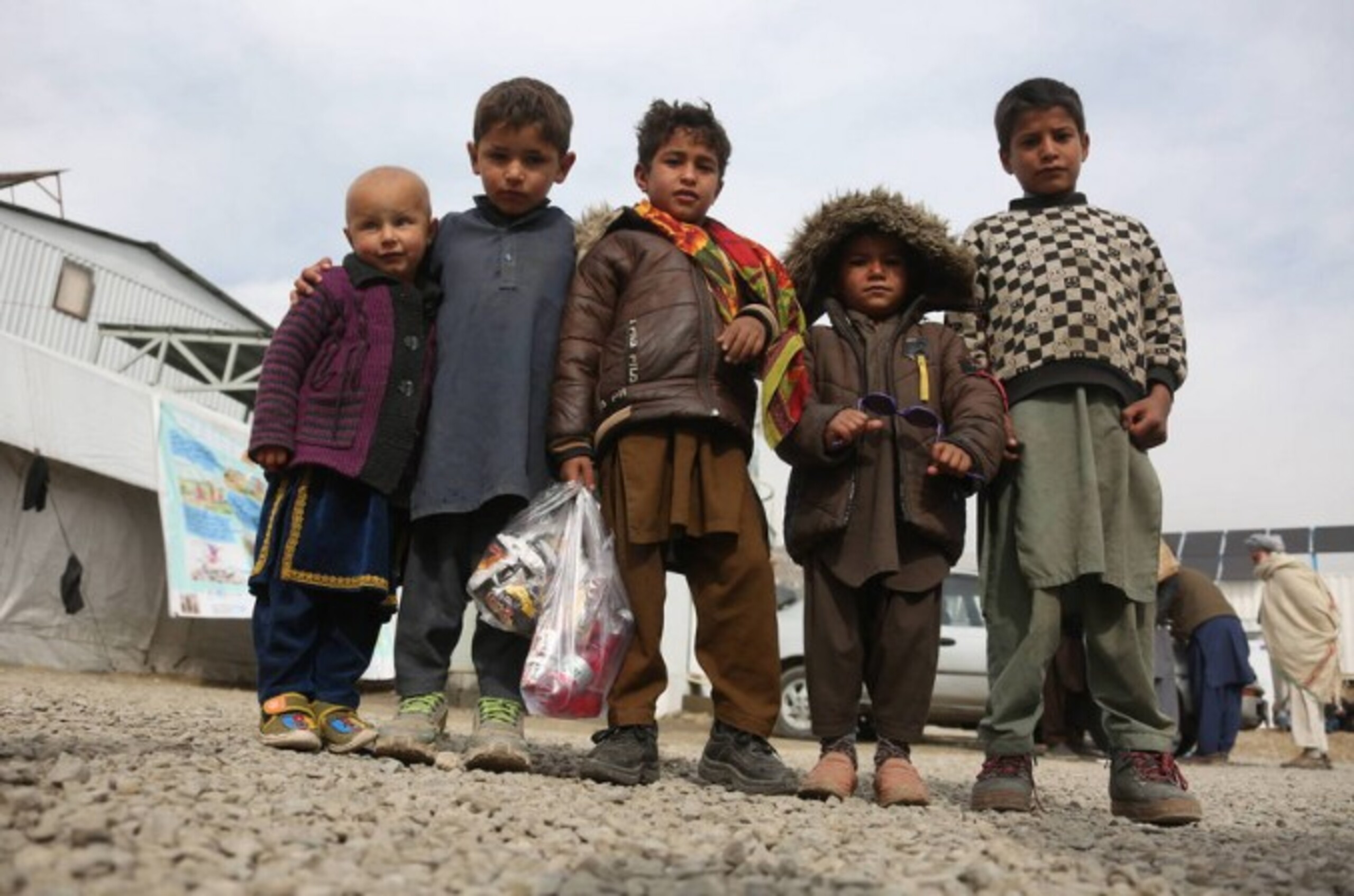 Número global de refugiados e deslocados cai pela primeira vez em 10 anos, aponta Acnur