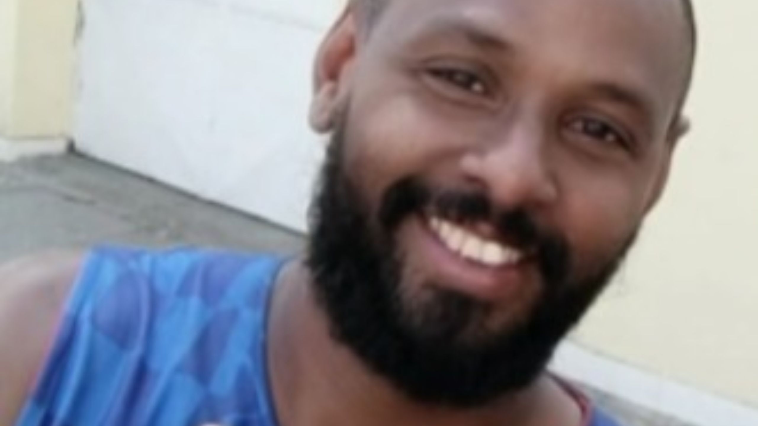Motorista de app é encontrado morto a tiros na Penha Circular