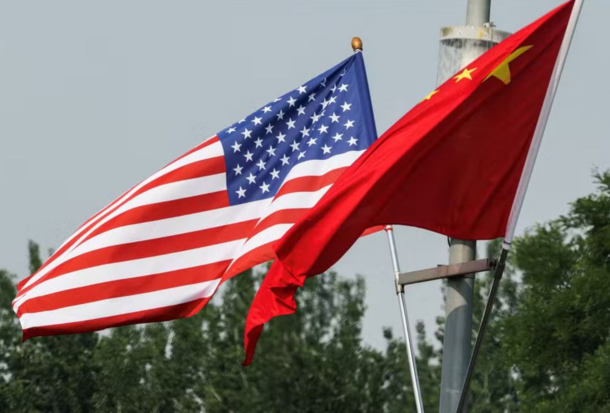 China nega acusações de trabalho forçado e critica novas tarifas propostas pelos EUA: ‘Manipulação política’