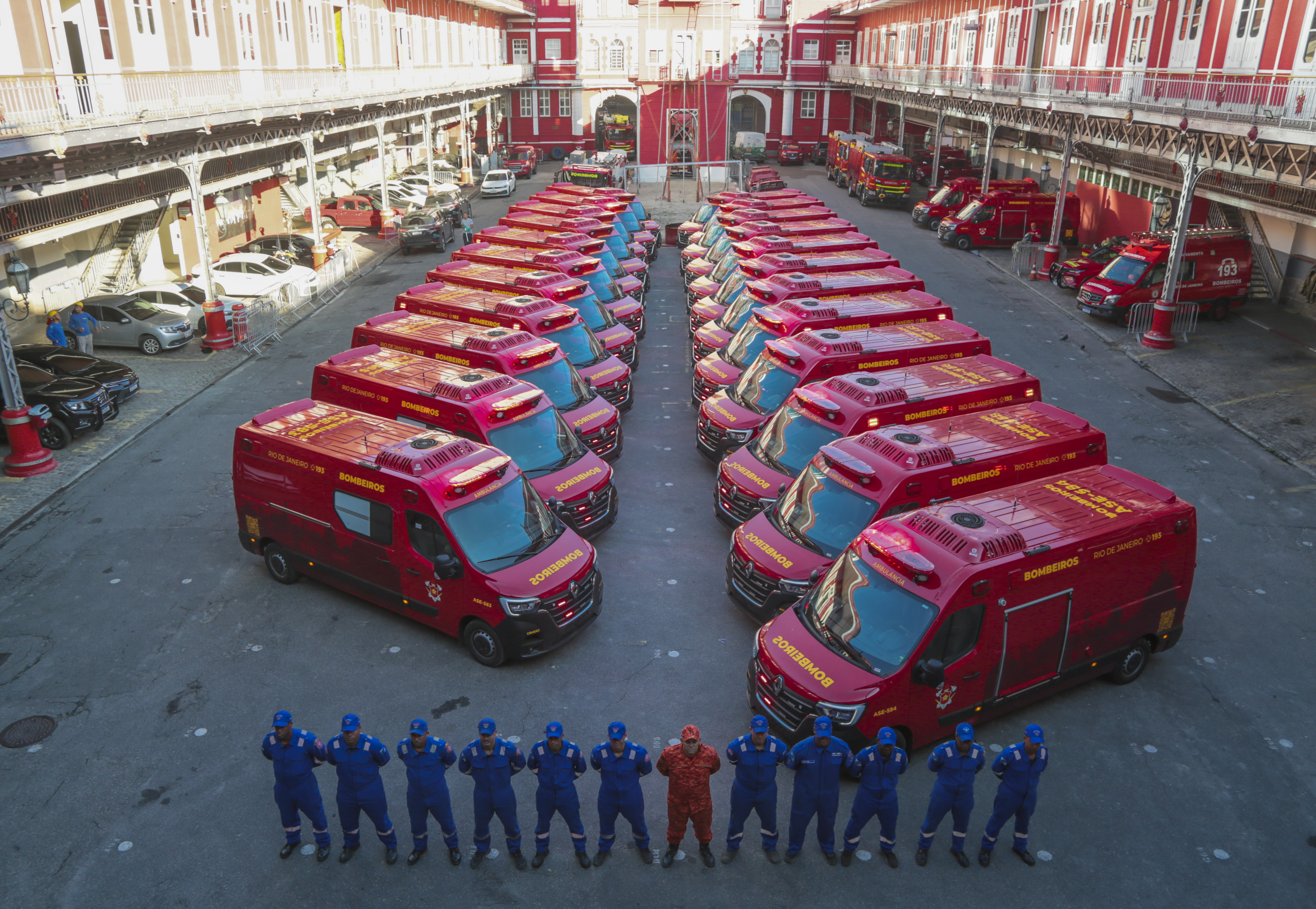 Corpo de Bombeiros do Rio recebe 23 novas ambulâncias e reforça atendimento de emergência