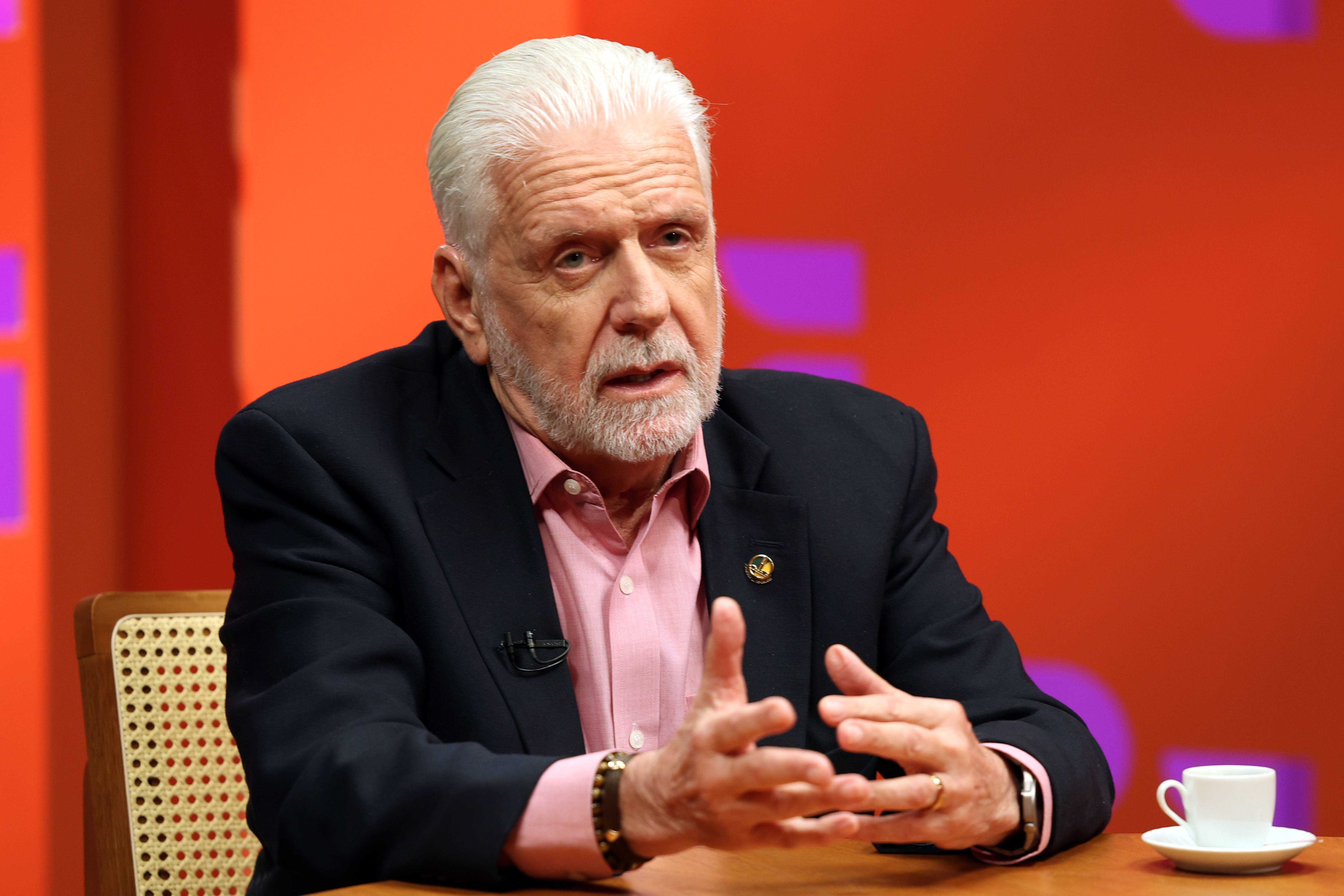 Alvo de operação da PF, Jaques Wagner diz que falou com Lula e segue na liderança do governo