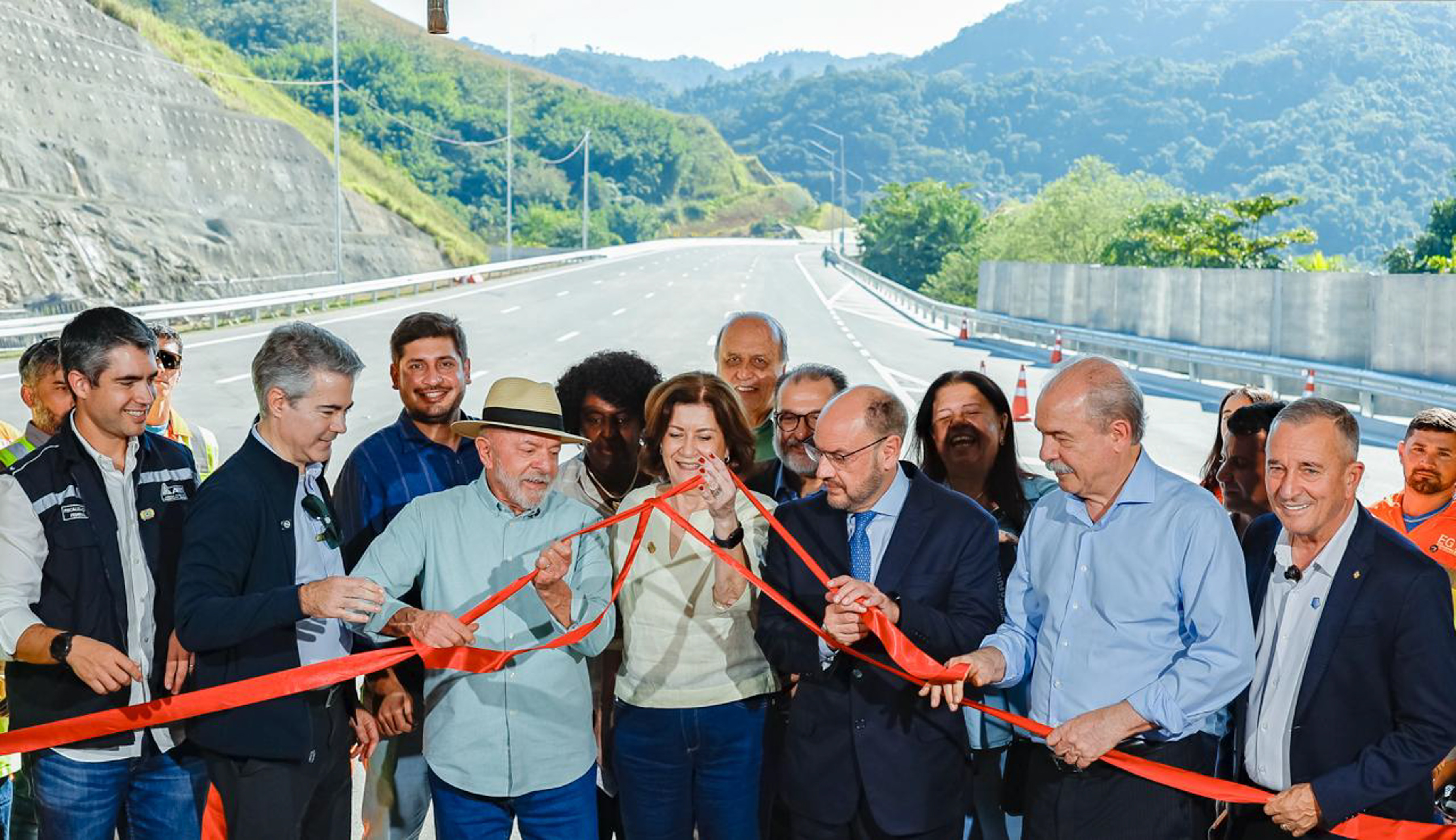 Lula inaugura nova pista da Serra das Araras: “Nós não fazemos coisa para rico”