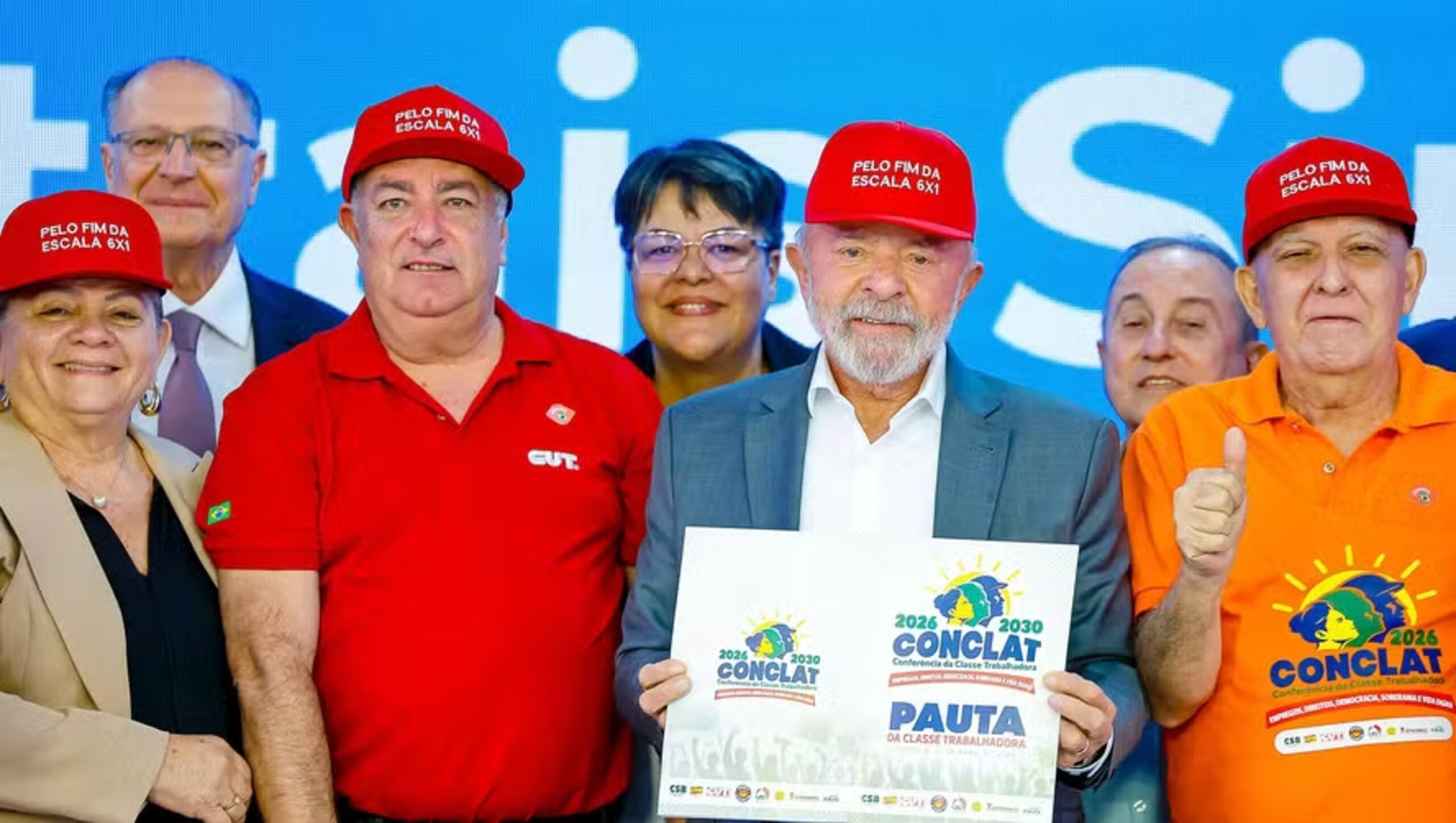 Justiça manda suspender anúncios pagos do governo sobre o fim da escala 6×1