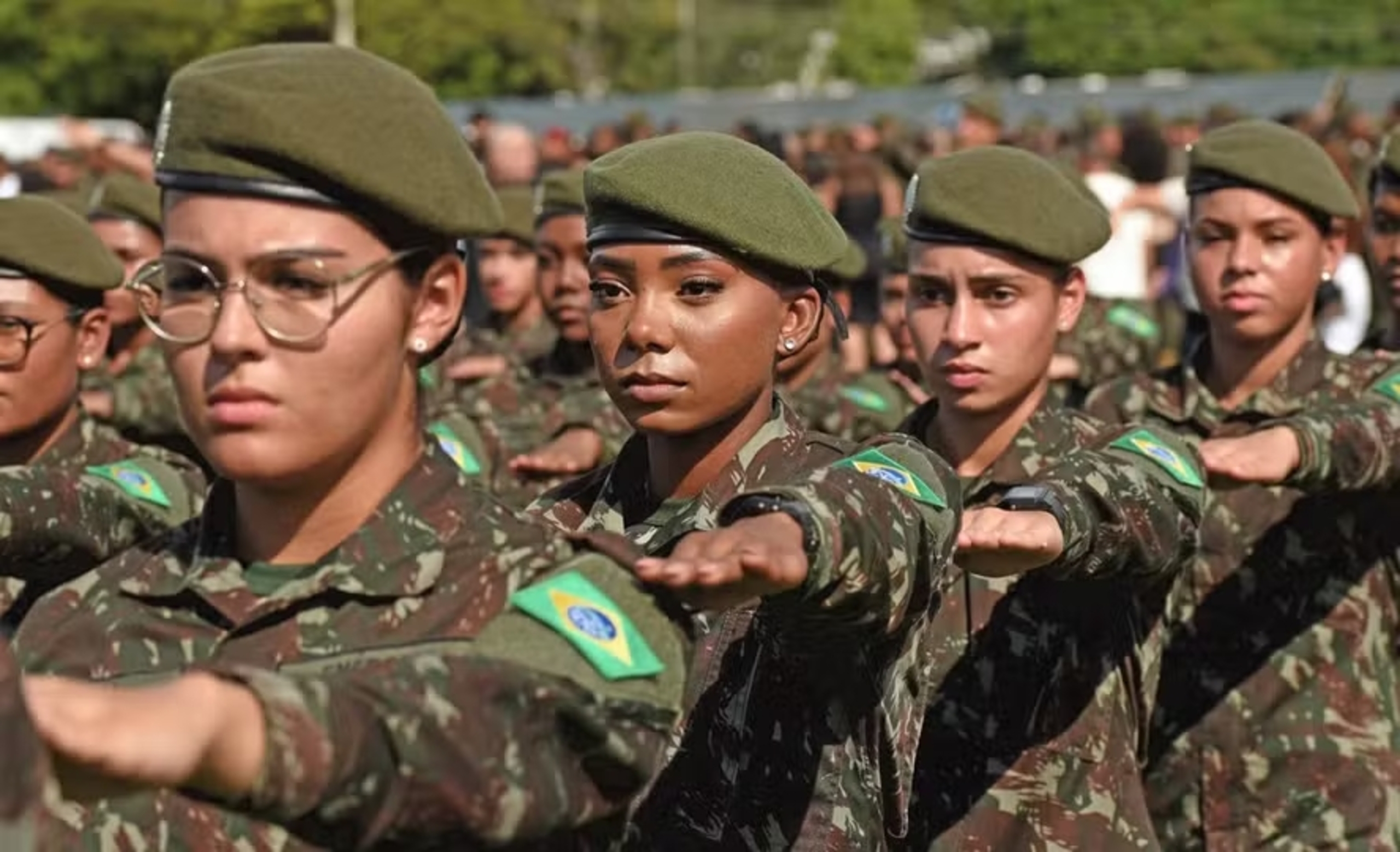 Primeiras soldados mulheres concluem formação histórica do Exército no Rio