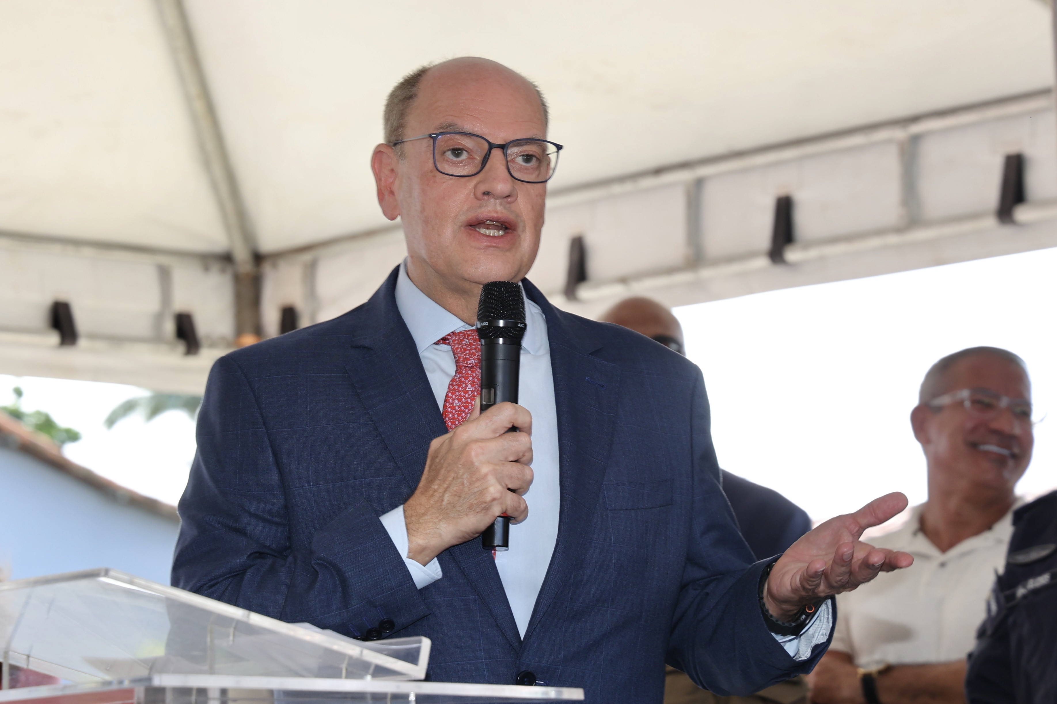 Couto critica Castro por omitir relação com Vorcaro e cita ‘deslumbramento’ de seu antecessor