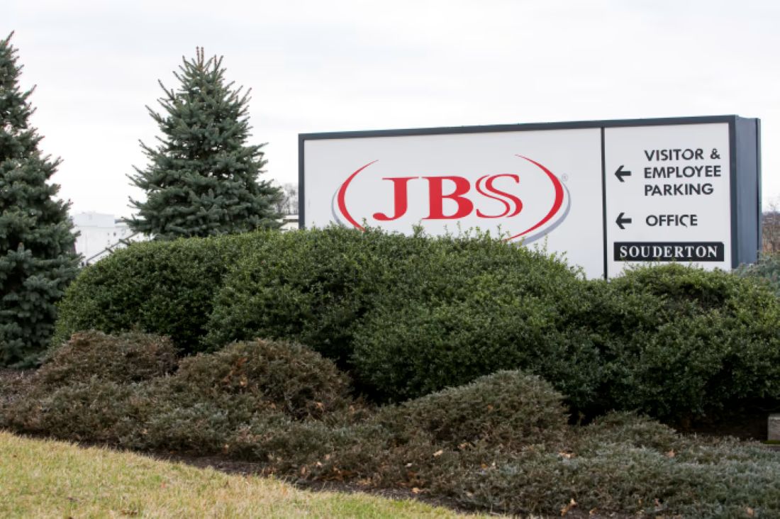 Escassez de gado força JBS a fechar fábrica e ampliar cortes nos EUA