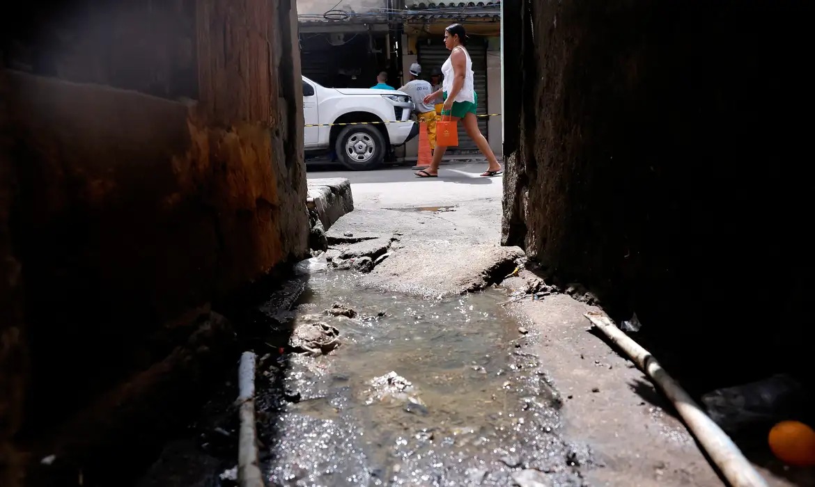 Jovens debatem acesso à água e mudanças climáticas em encontro no Centro do Rio