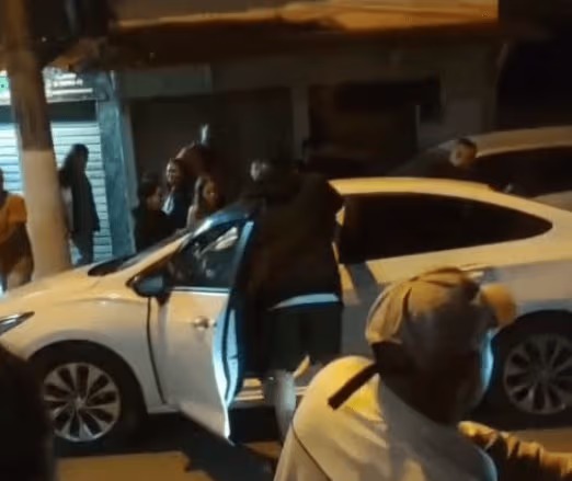 Jovem baleado em ataque a tiros em Magé tem morte cerebral; família decide doar órgãos