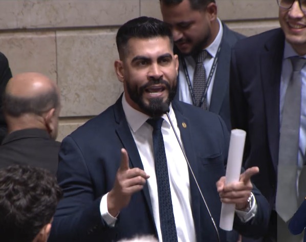Councilman Marcelo Diniz criticizes the Health Department and makes a homophobic attack against Daniel Soranz: "Faggot, egg-and-bread kind of faggot"