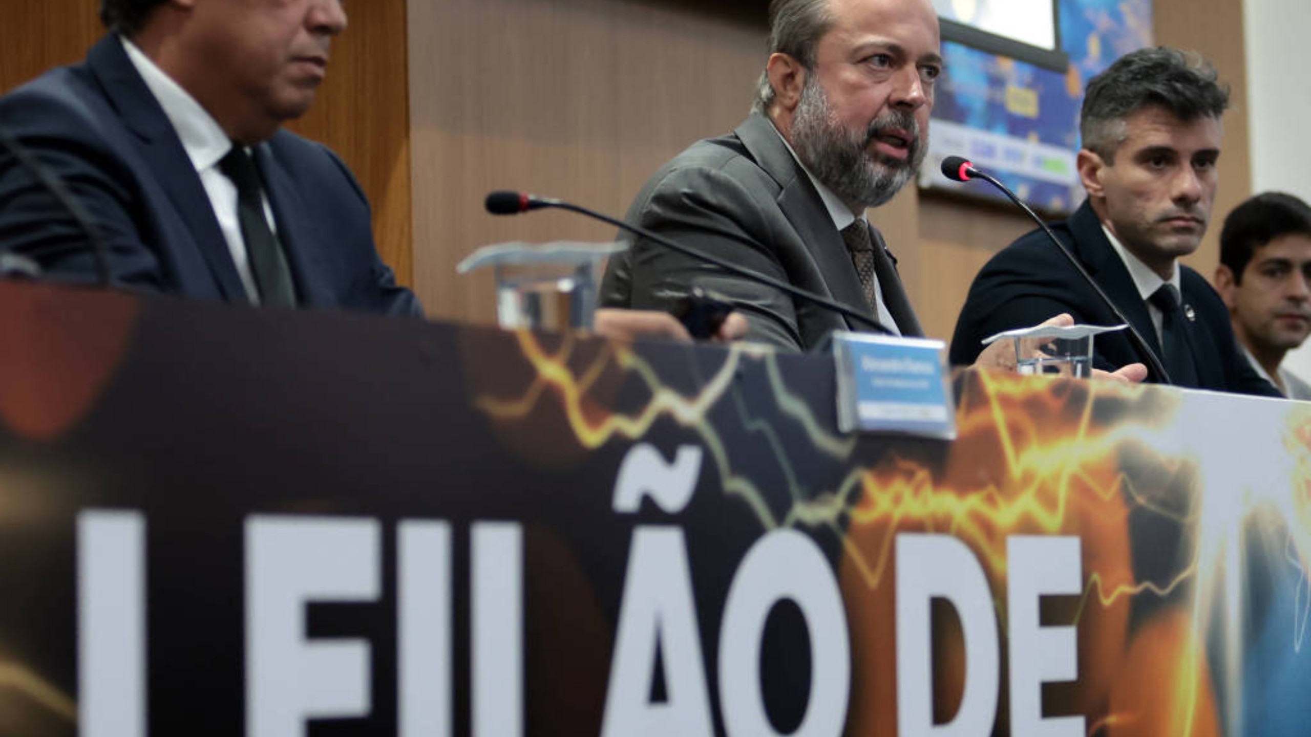 Justiça suspende validação de megaleilão de energia de R$ 515 bilhões às vésperas da homologação