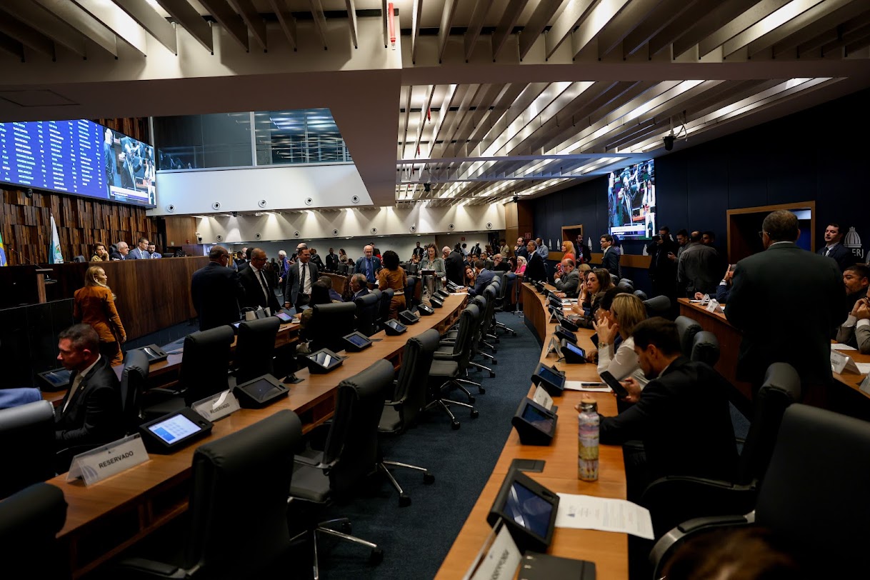 Deputados da Alerj articulam abrir mão de emendas impositivas